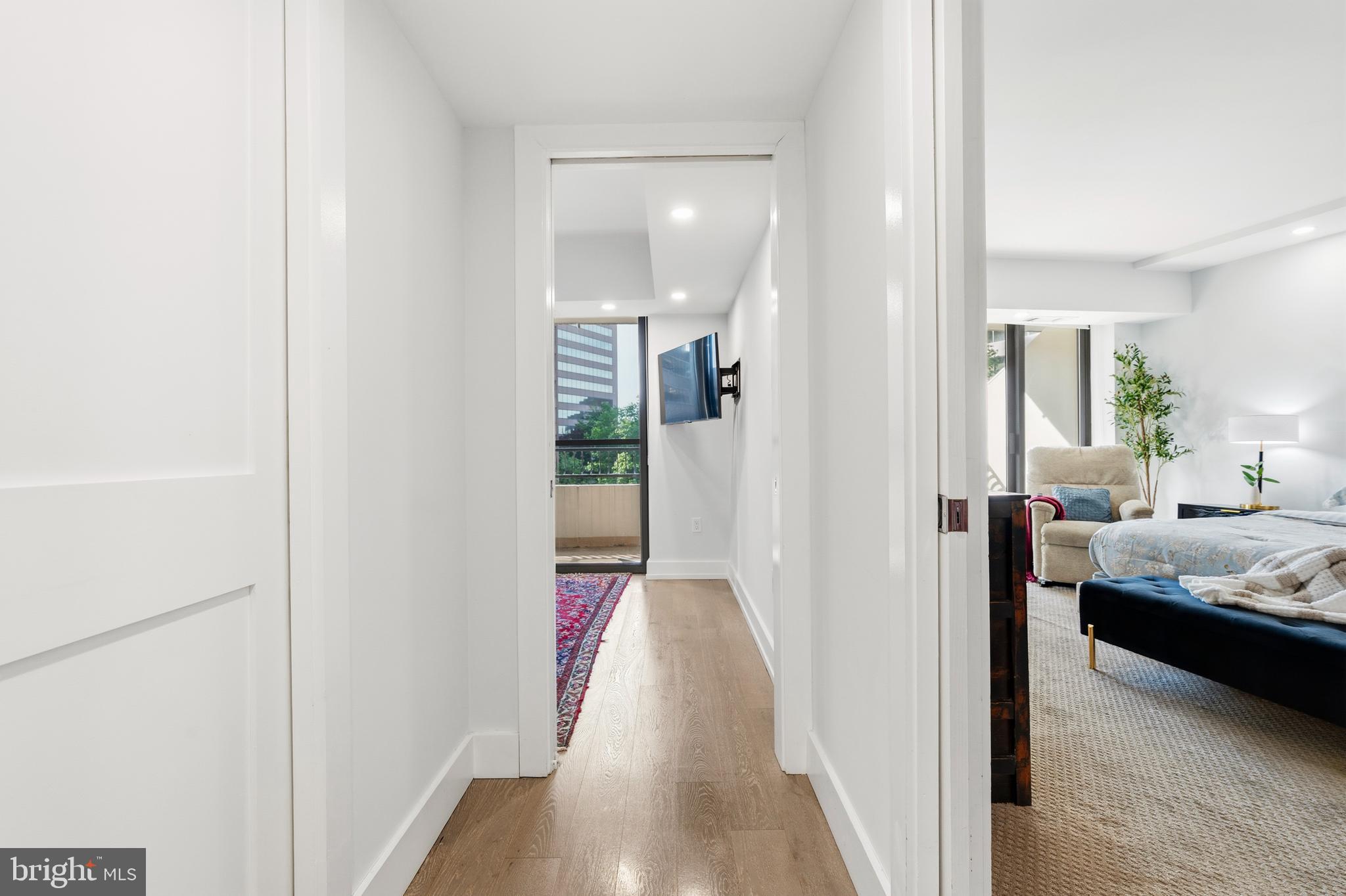 CRYSTAL CITY - Residential