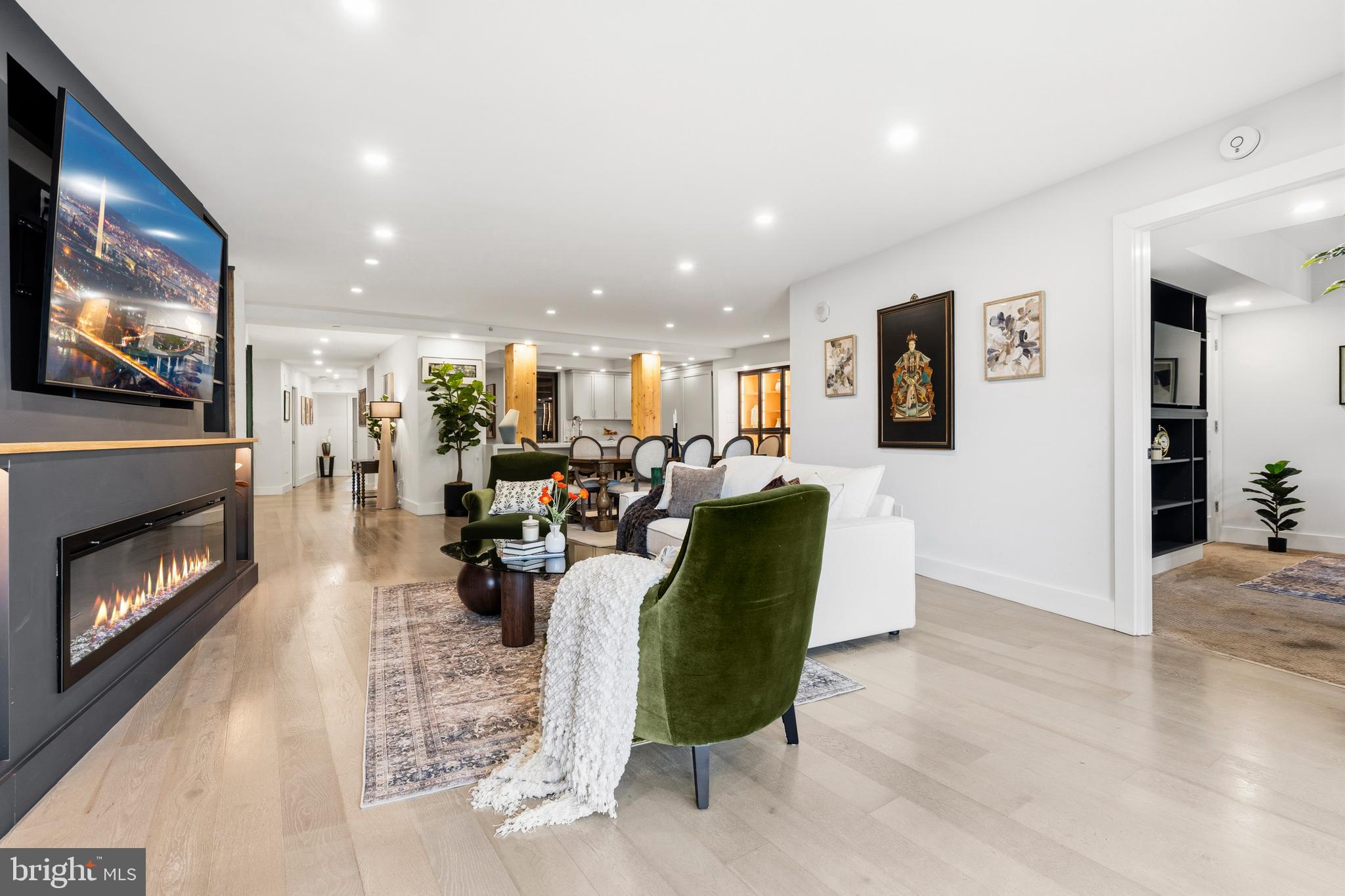 CRYSTAL CITY - Residential