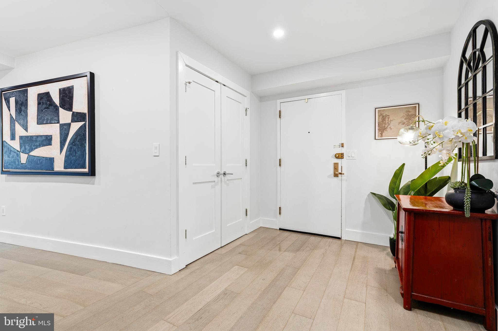 CRYSTAL CITY - Residential