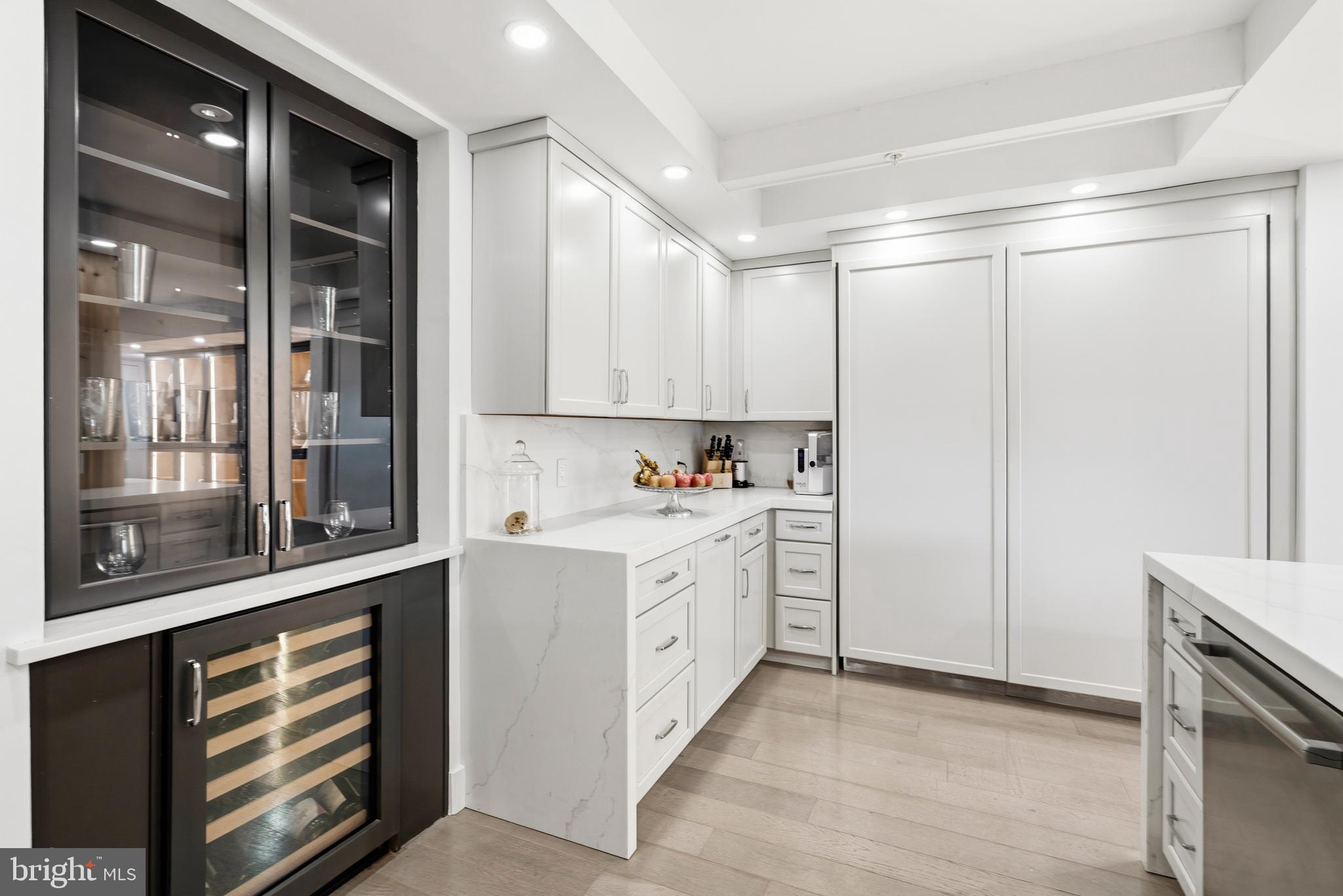 CRYSTAL CITY - Residential