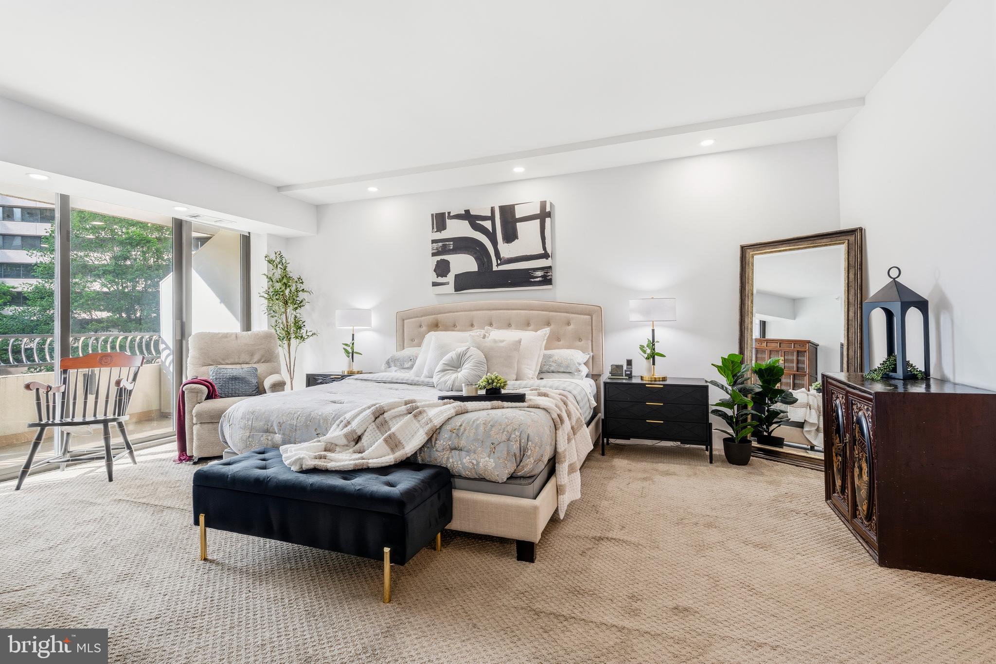 CRYSTAL CITY - Residential