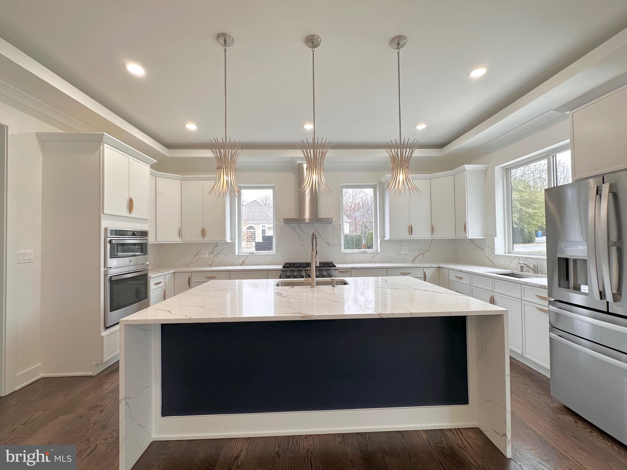 WOOD RUSSELL - Residential
