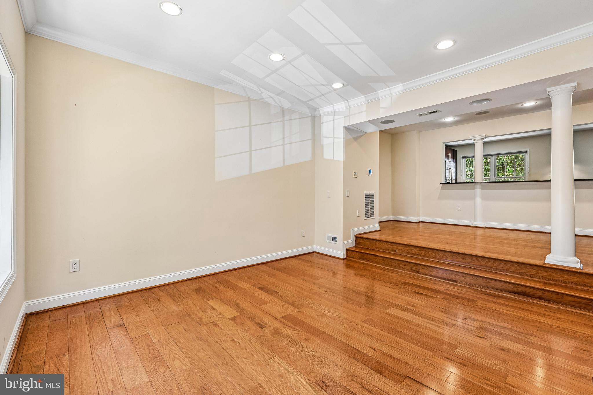 SHADY GROVE VILLAGE - Residential