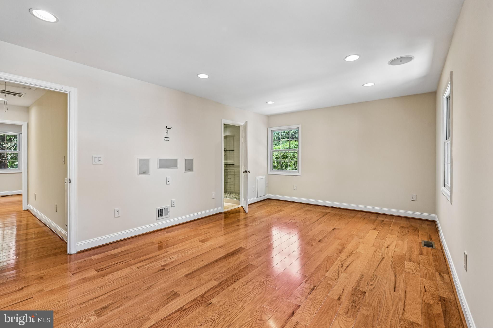 SHADY GROVE VILLAGE - Residential