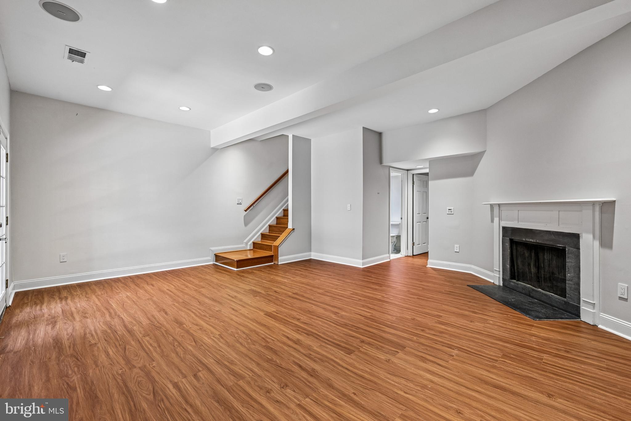 SHADY GROVE VILLAGE - Residential