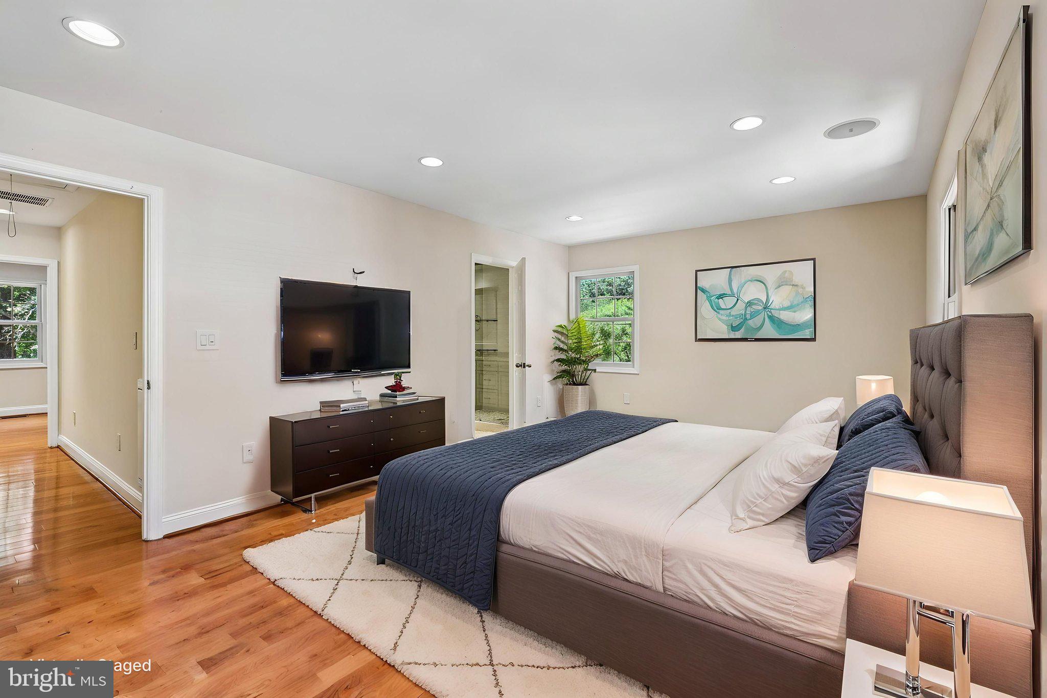 SHADY GROVE VILLAGE - Residential