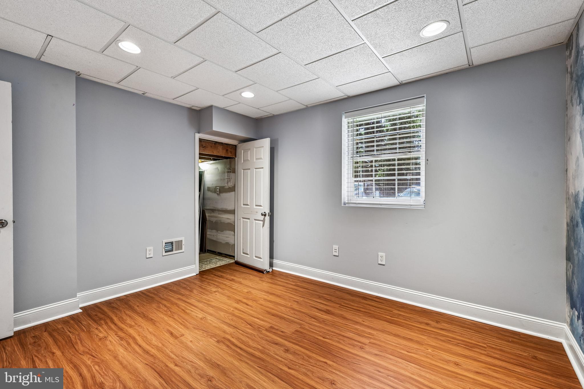 SHADY GROVE VILLAGE - Residential