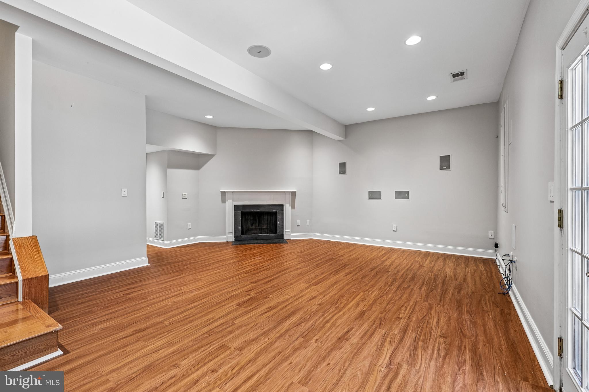 SHADY GROVE VILLAGE - Residential