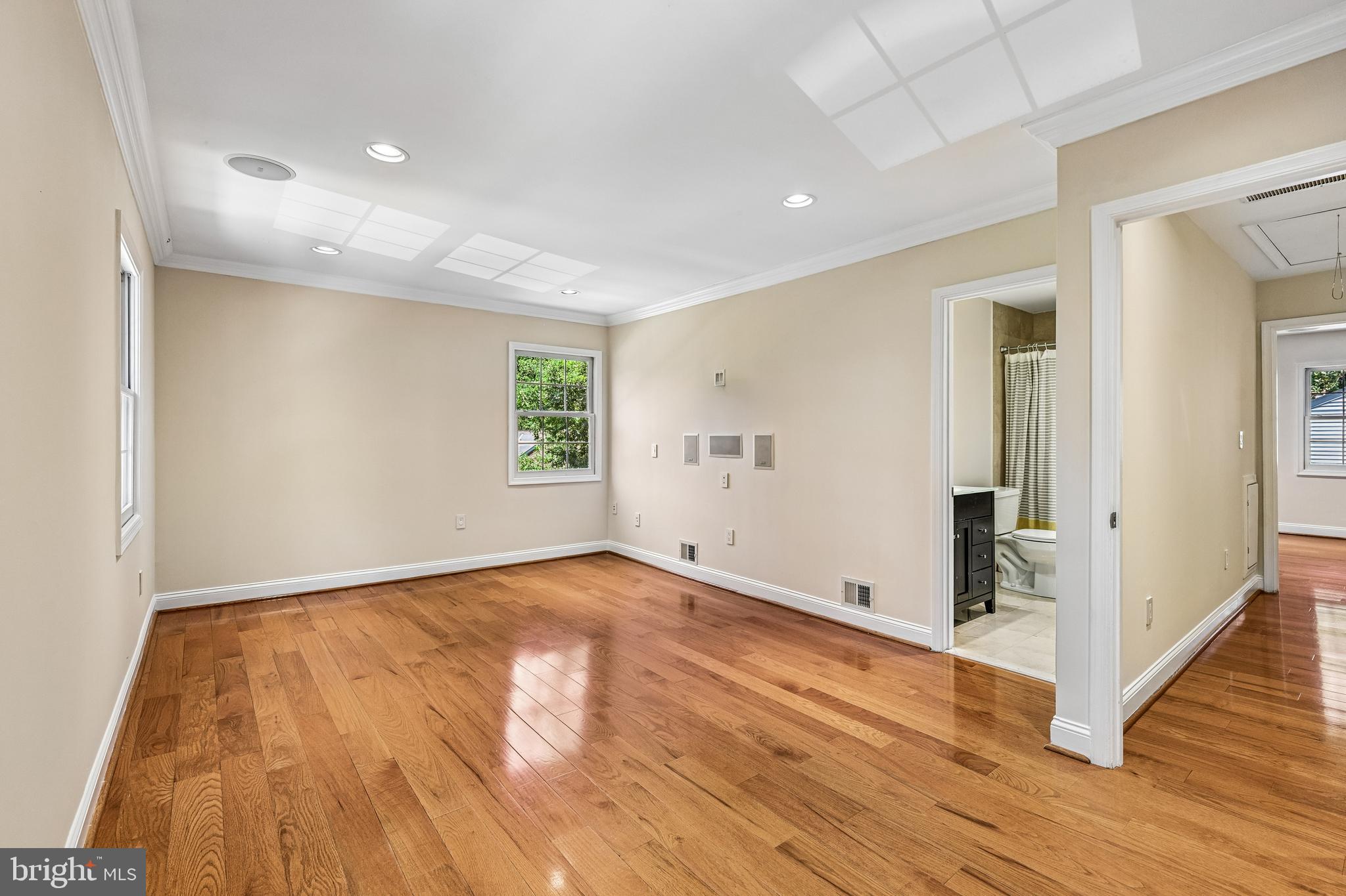 SHADY GROVE VILLAGE - Residential