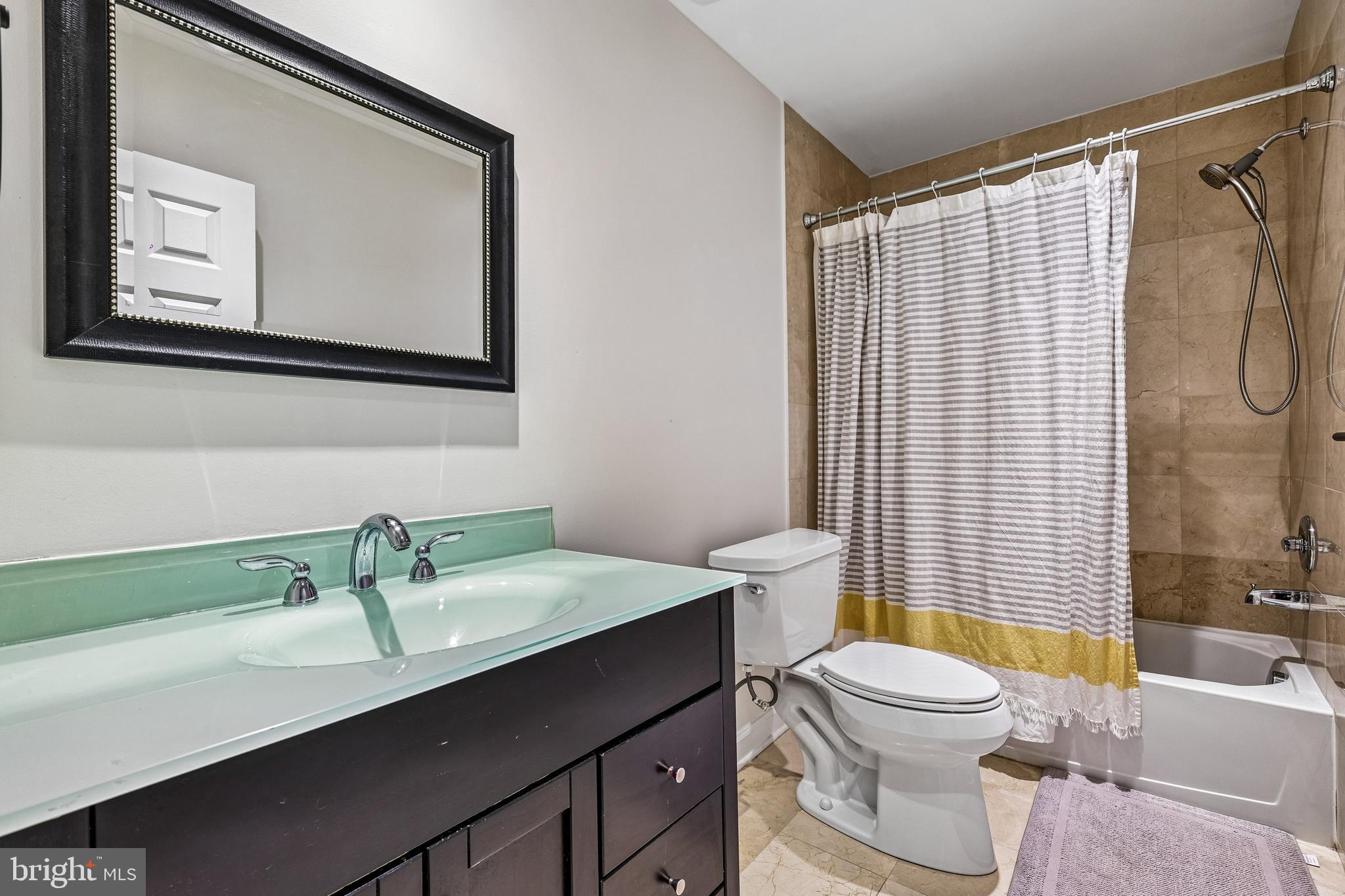SHADY GROVE VILLAGE - Residential