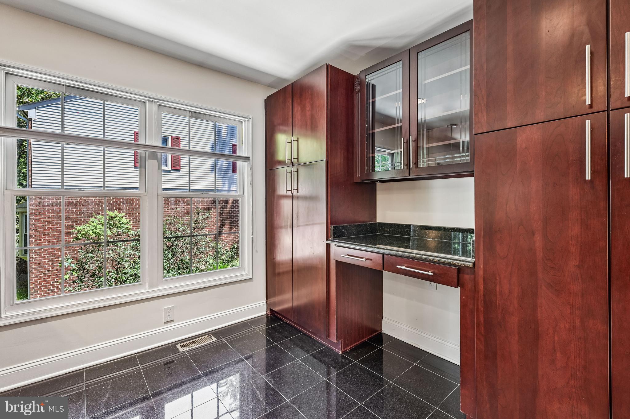 SHADY GROVE VILLAGE - Residential