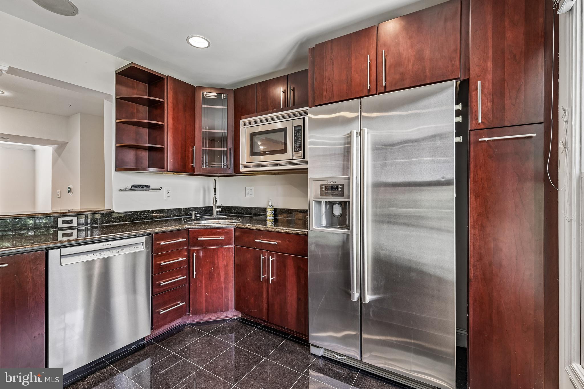 SHADY GROVE VILLAGE - Residential