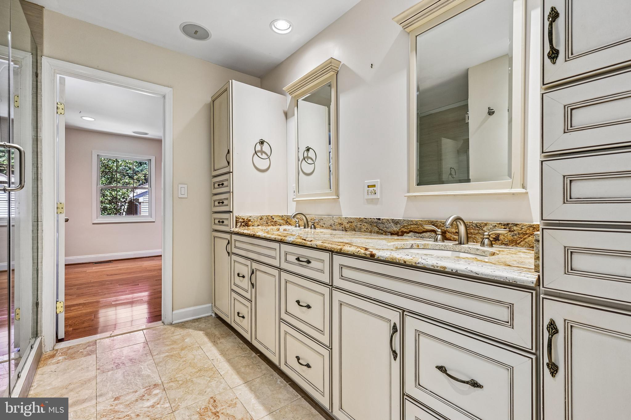 SHADY GROVE VILLAGE - Residential