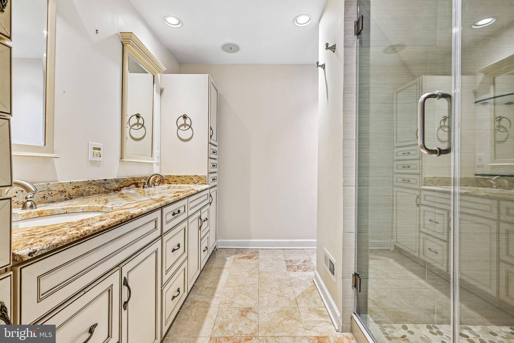 SHADY GROVE VILLAGE - Residential