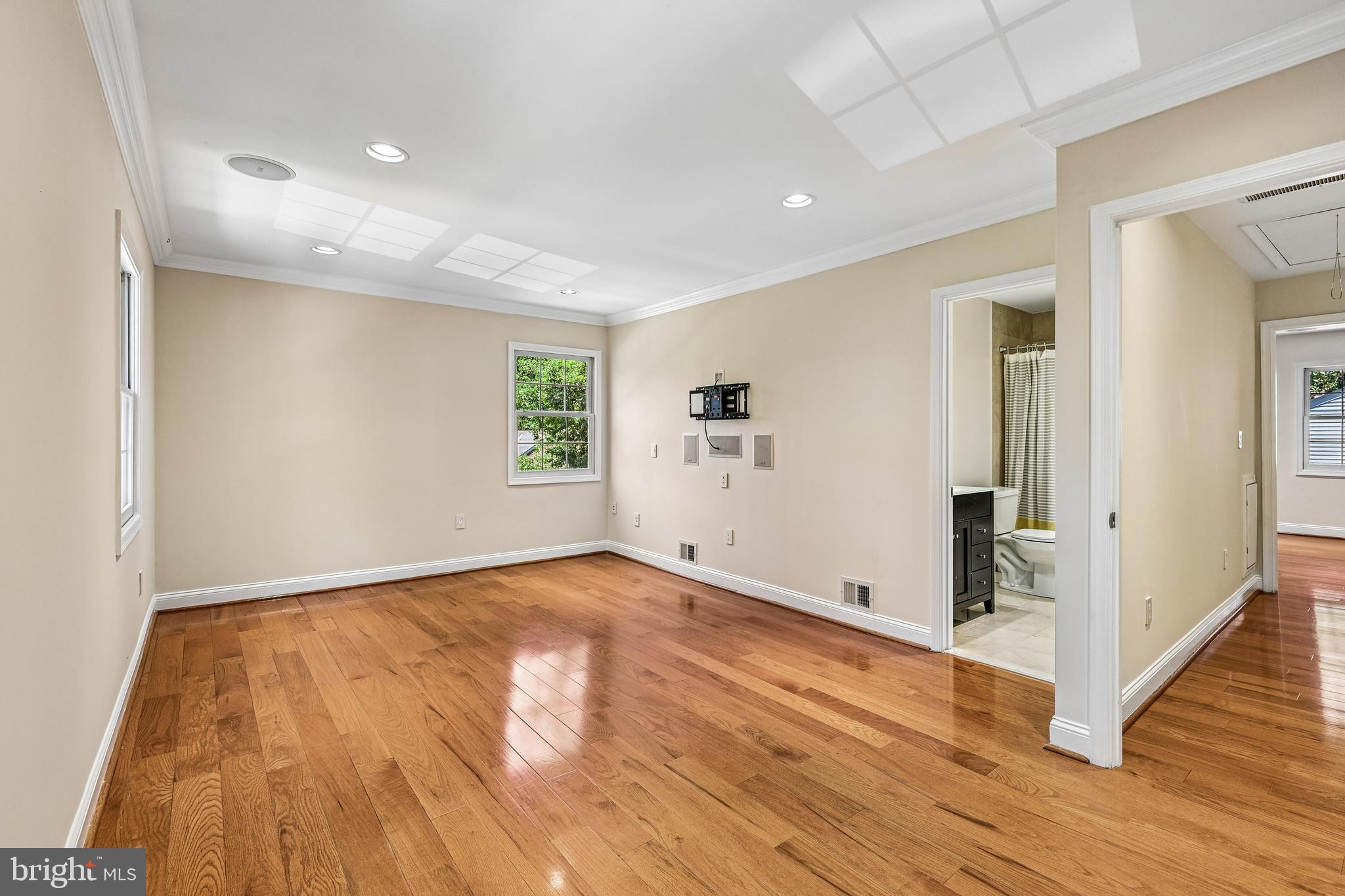 SHADY GROVE VILLAGE - Residential