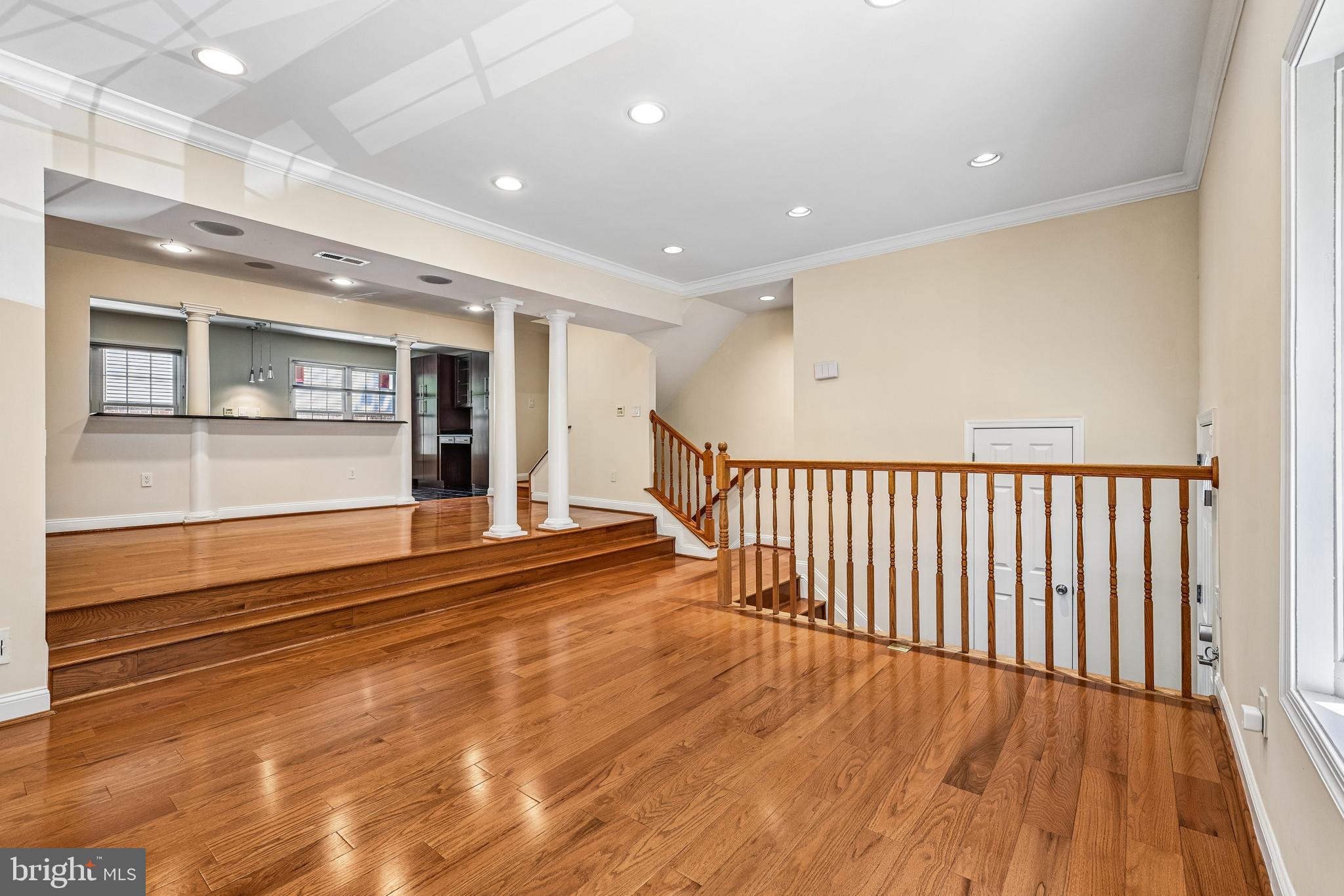 SHADY GROVE VILLAGE - Residential