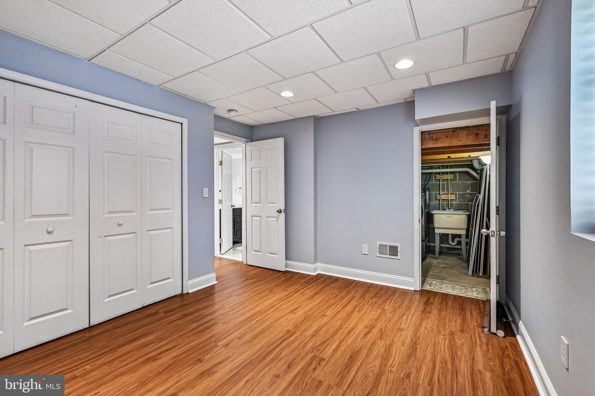 SHADY GROVE VILLAGE - Residential