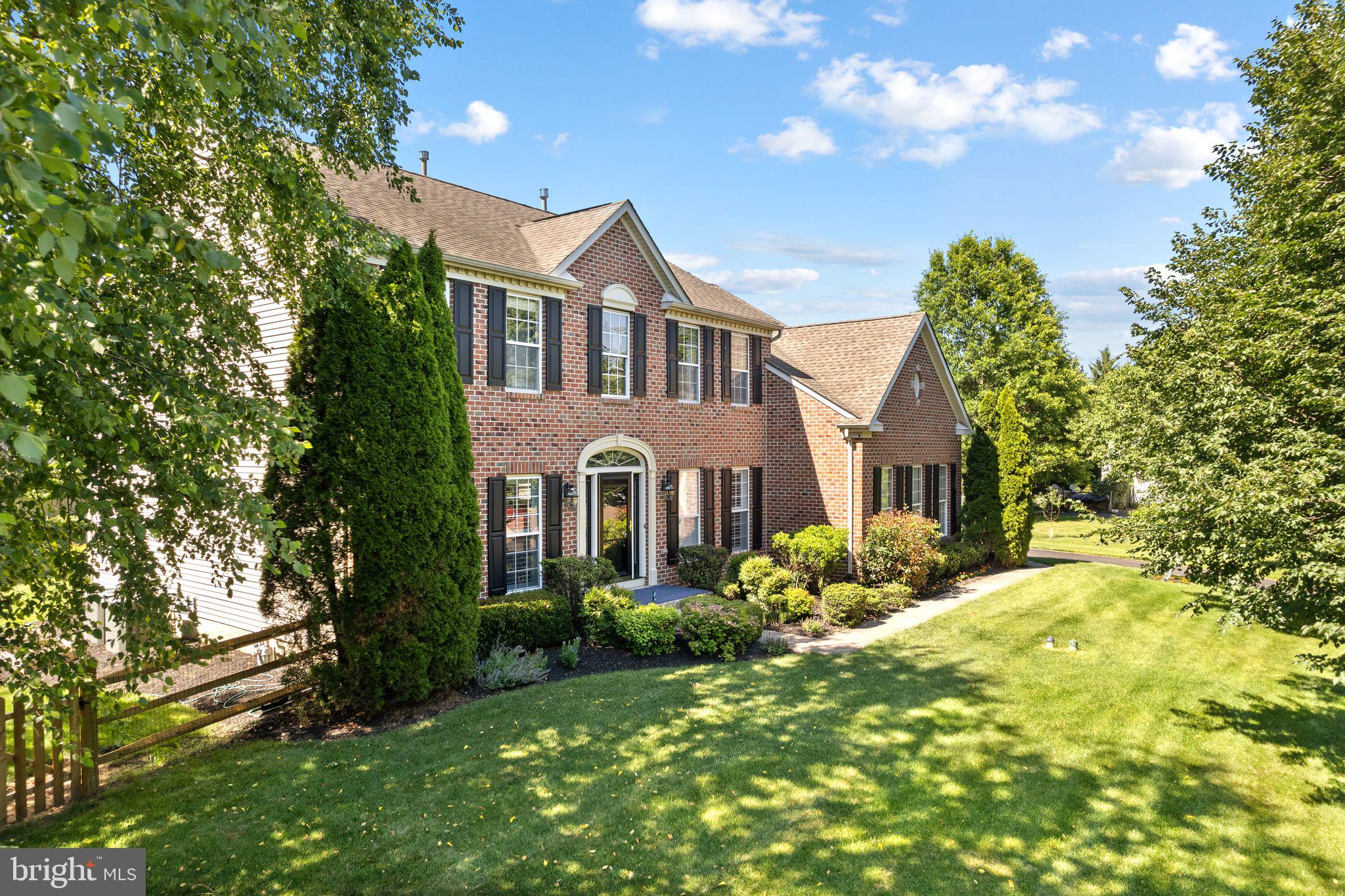 HIDDEN POND - Residential