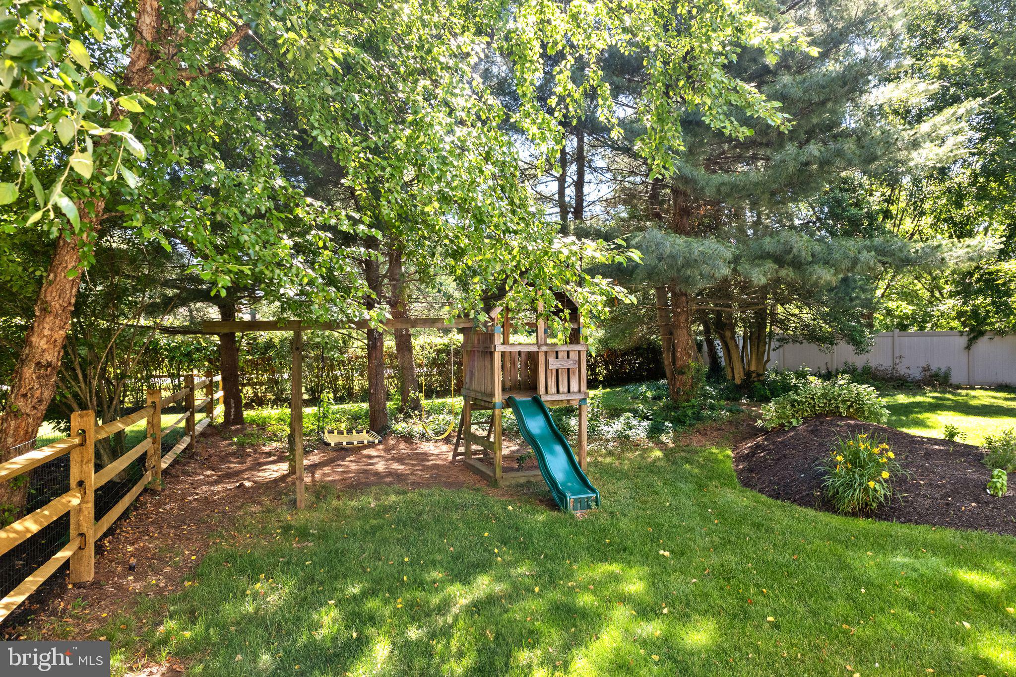 HIDDEN POND - Residential