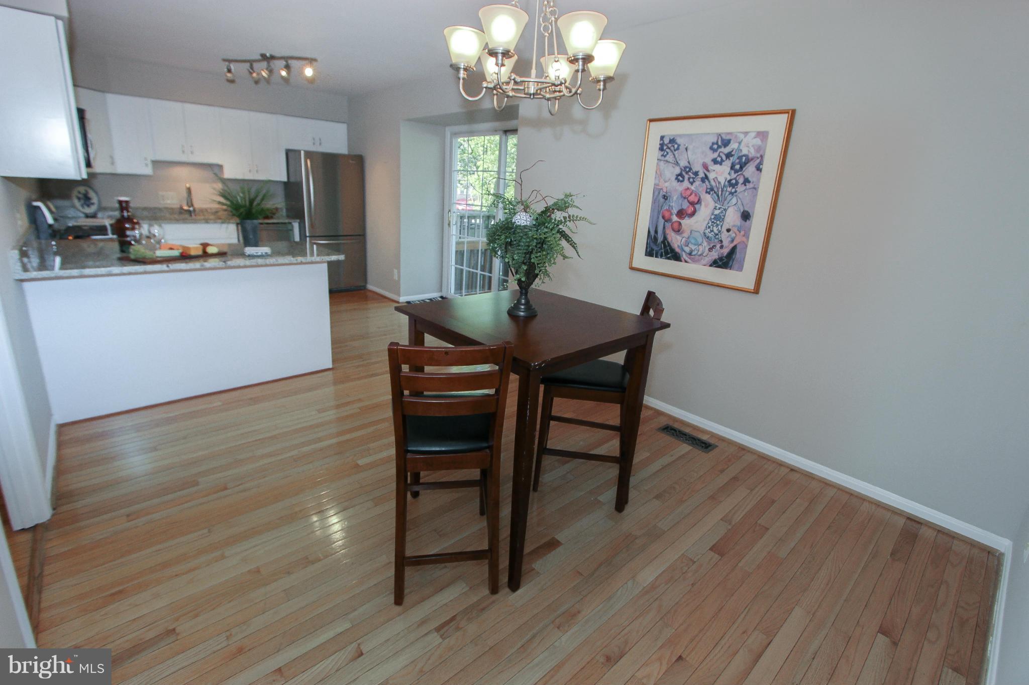 MIRROR RIDGE - Residential