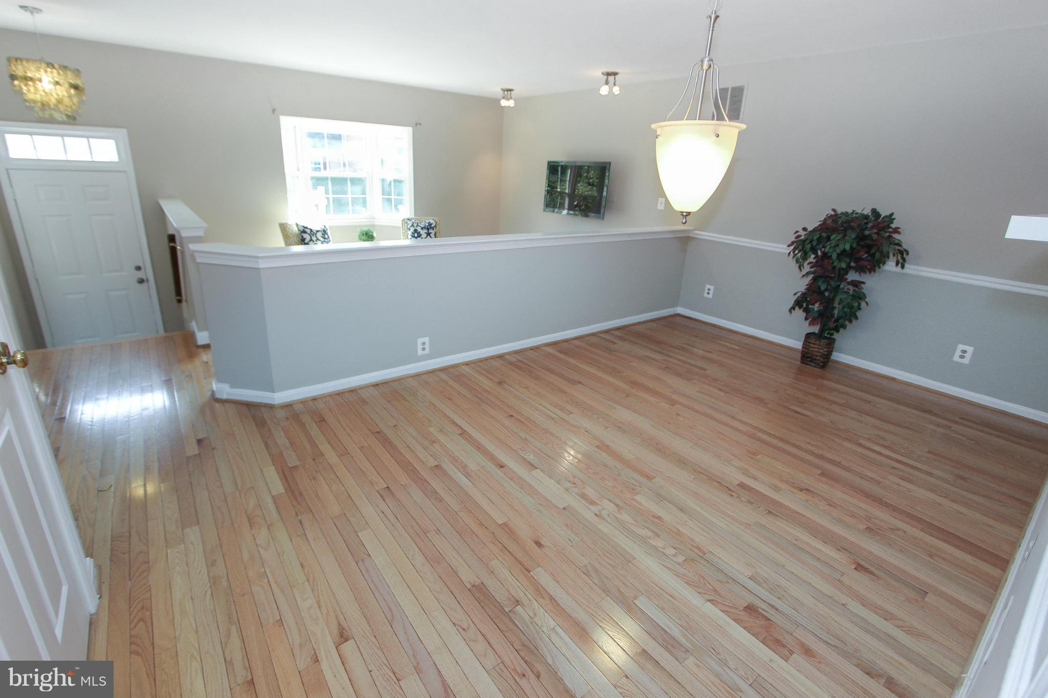 MIRROR RIDGE - Residential
