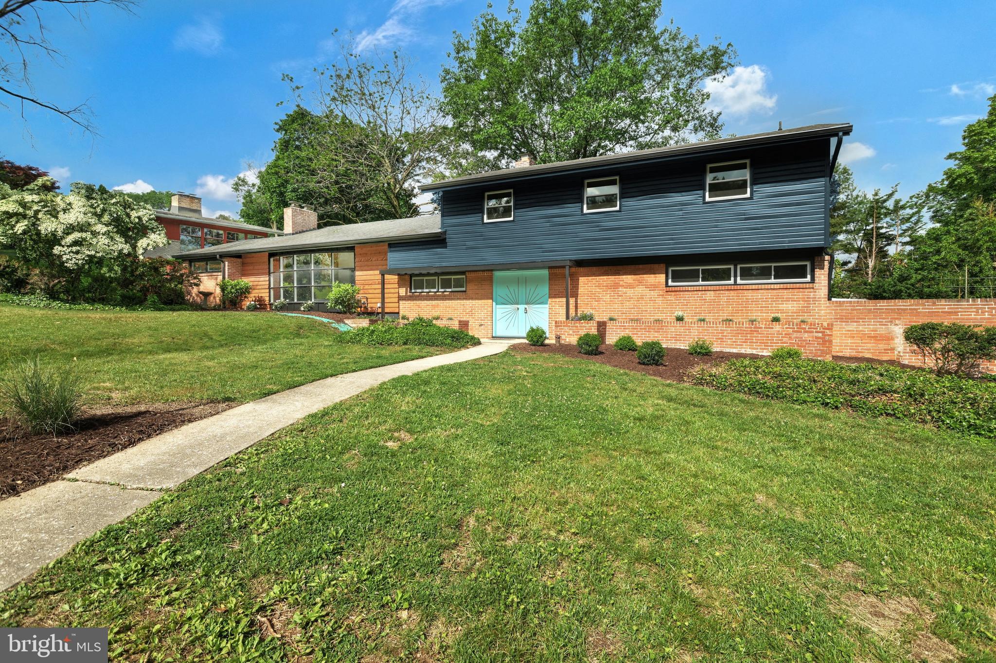 STRATHCONA HILLS - Residential