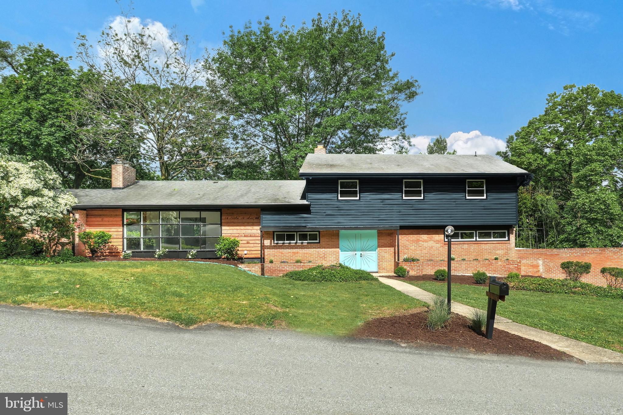 STRATHCONA HILLS - Residential