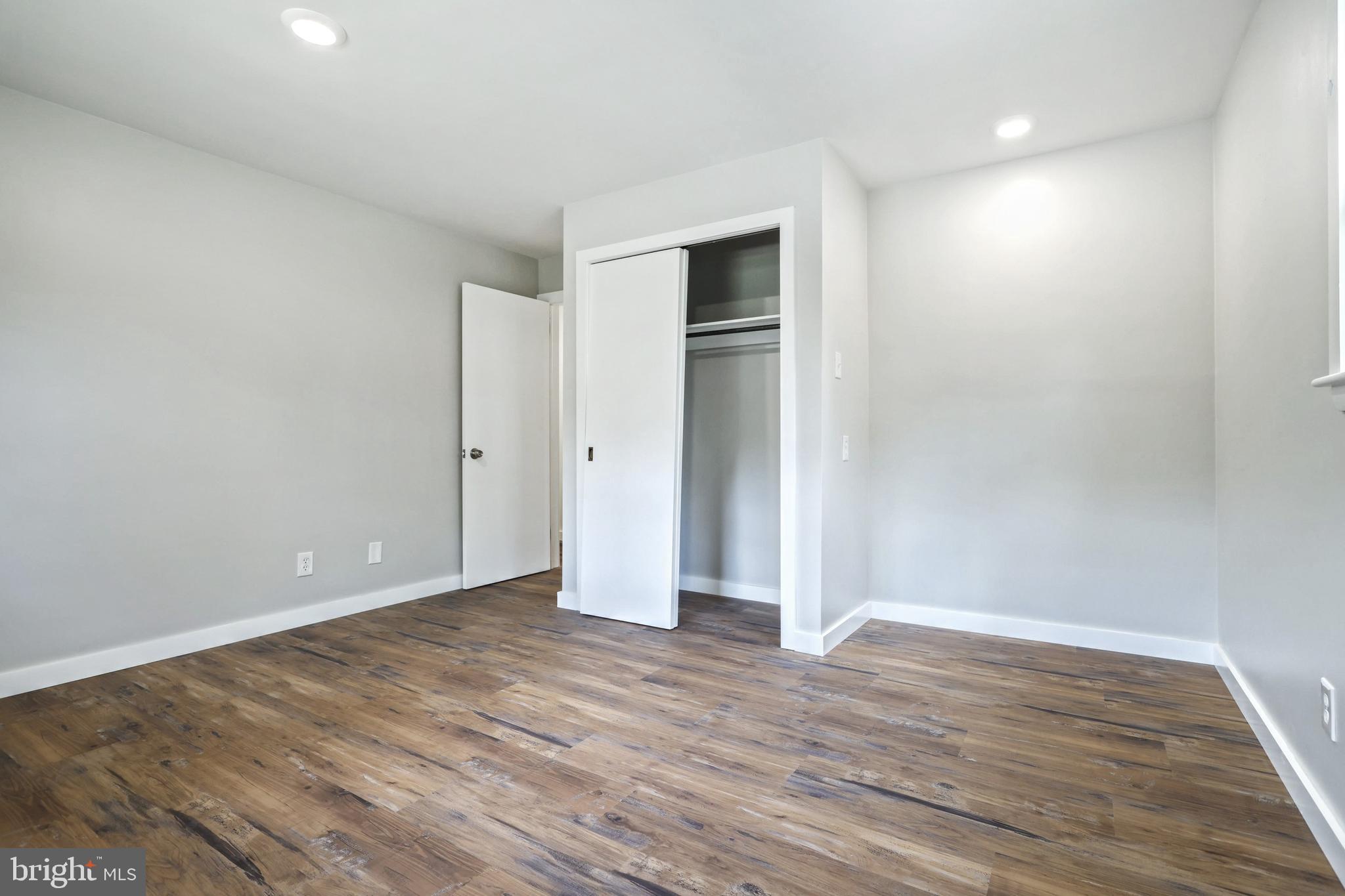 STRATHCONA HILLS - Residential