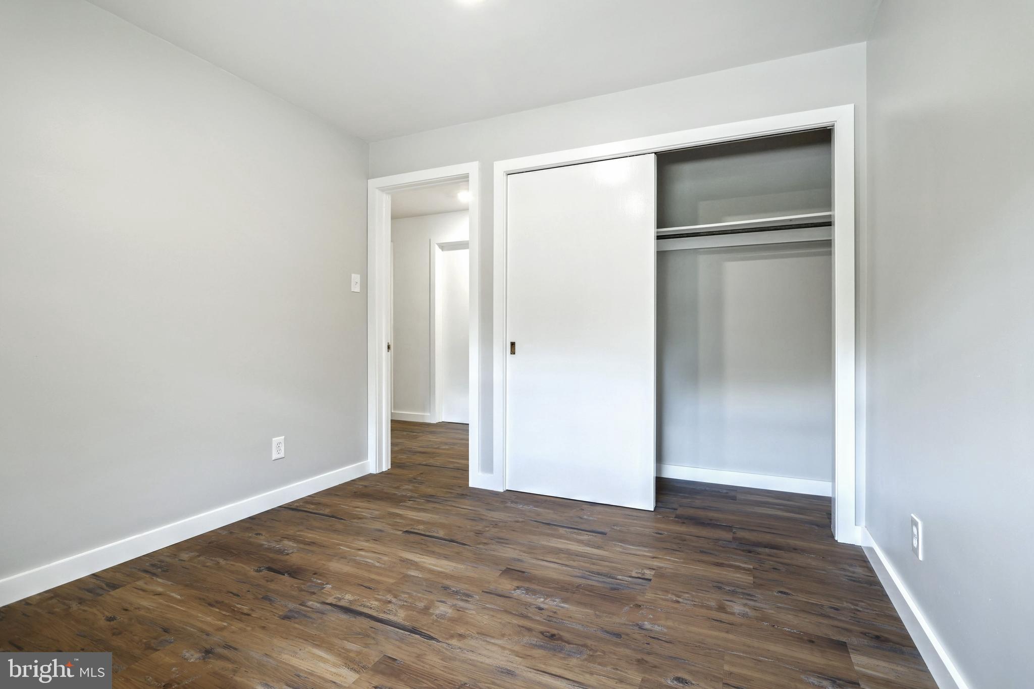 STRATHCONA HILLS - Residential