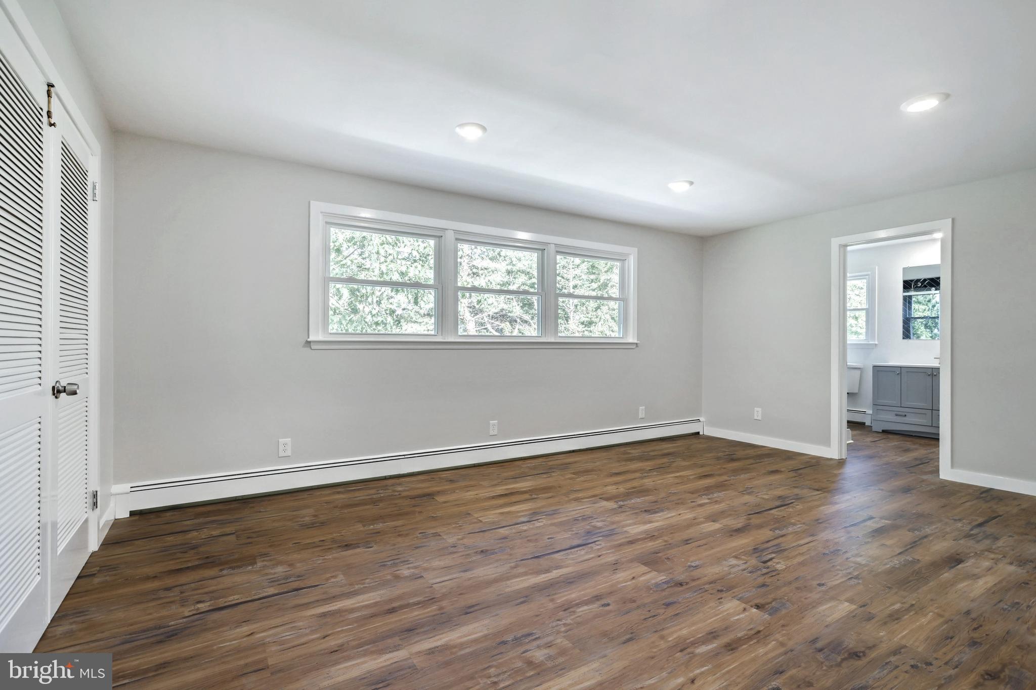 STRATHCONA HILLS - Residential