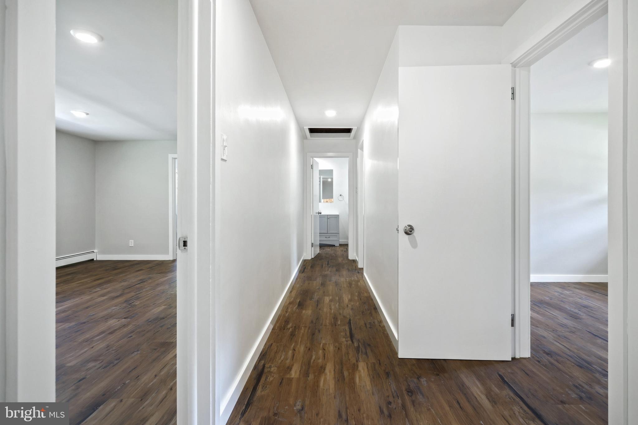STRATHCONA HILLS - Residential