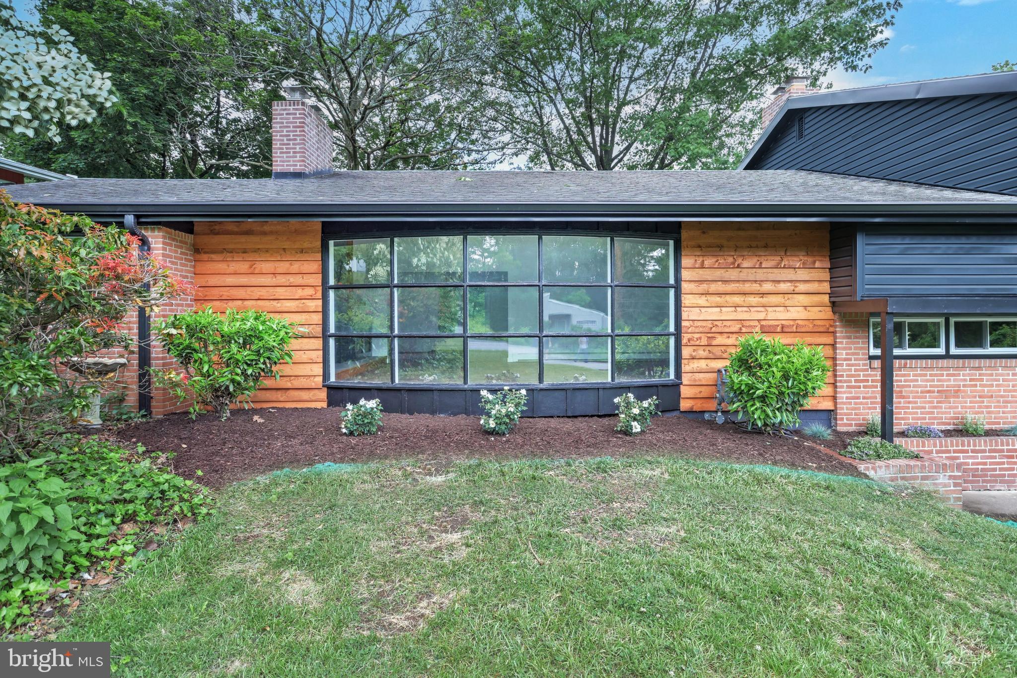 STRATHCONA HILLS - Residential