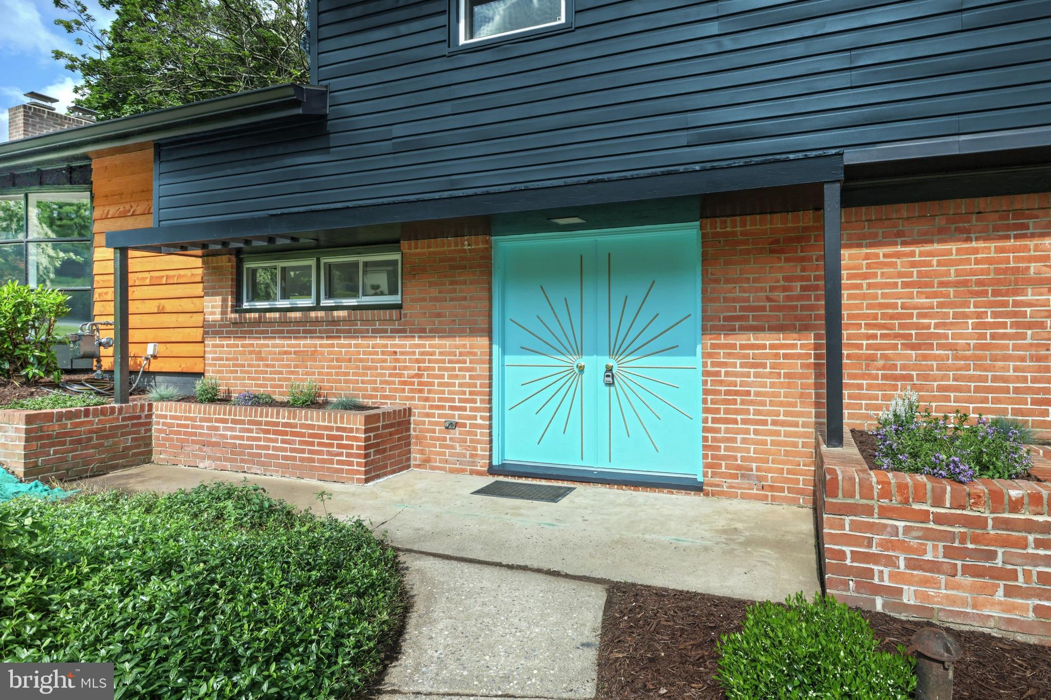 STRATHCONA HILLS - Residential