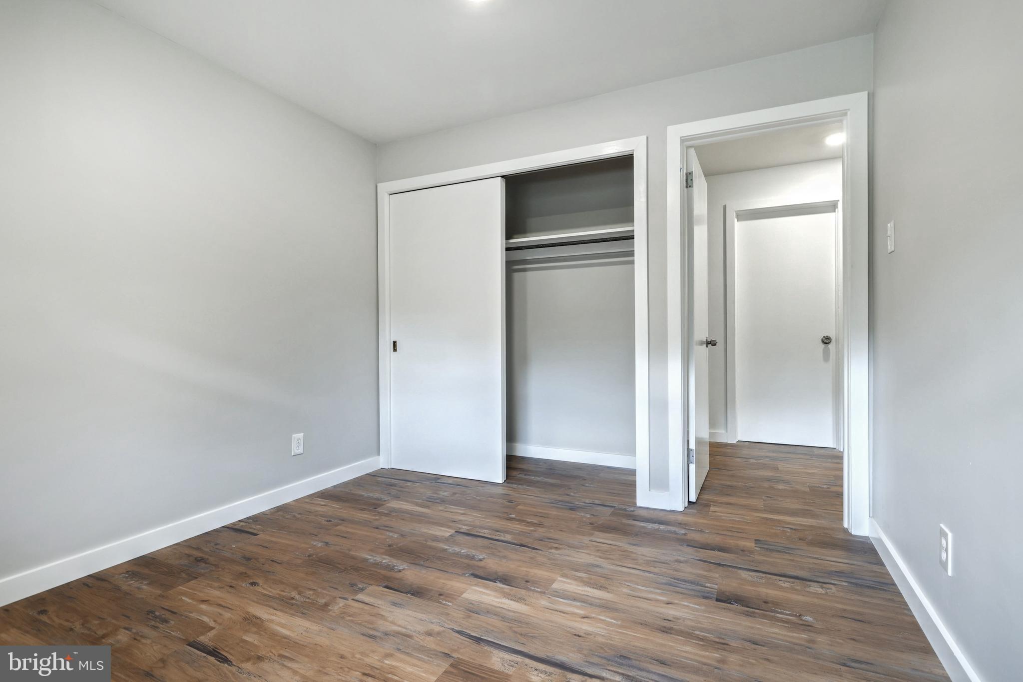 STRATHCONA HILLS - Residential