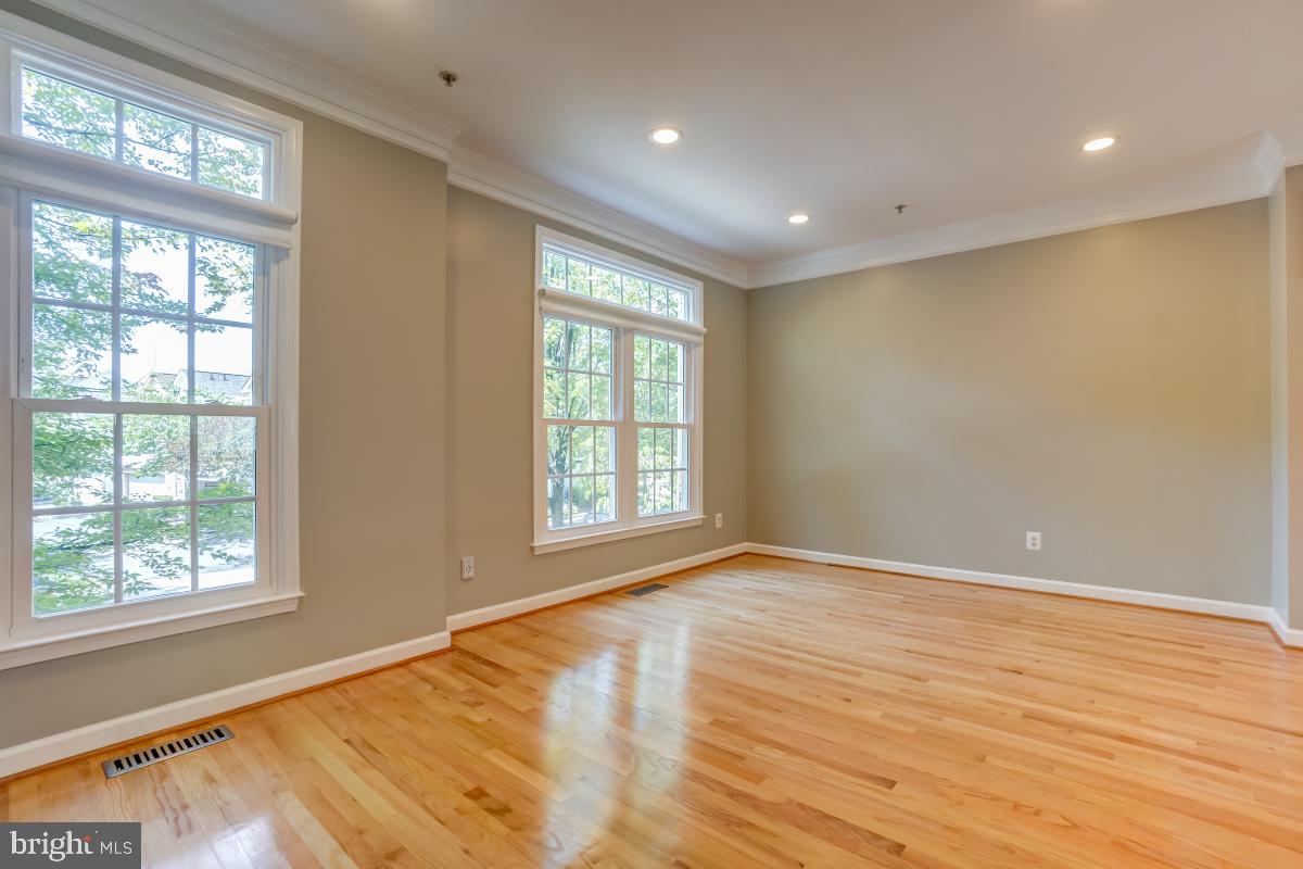 FALLSGROVE - Residential