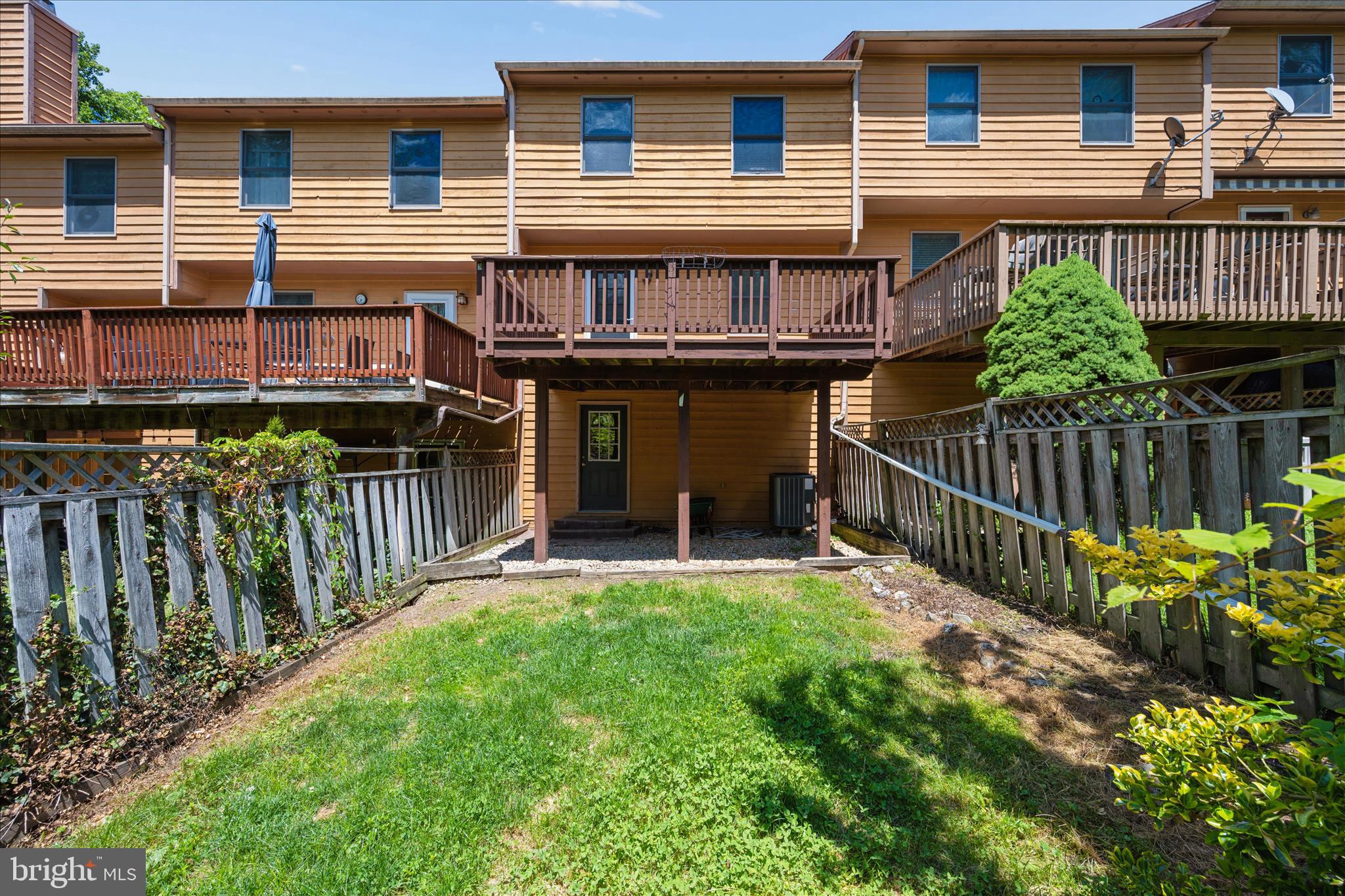 VILLAS LAKE ANITA LOUISE - Residential