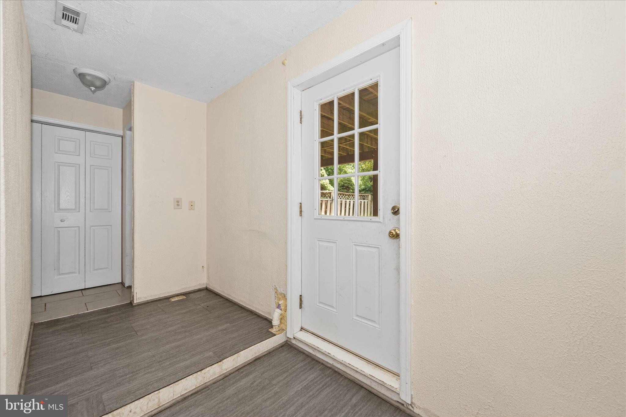 VILLAS LAKE ANITA LOUISE - Residential