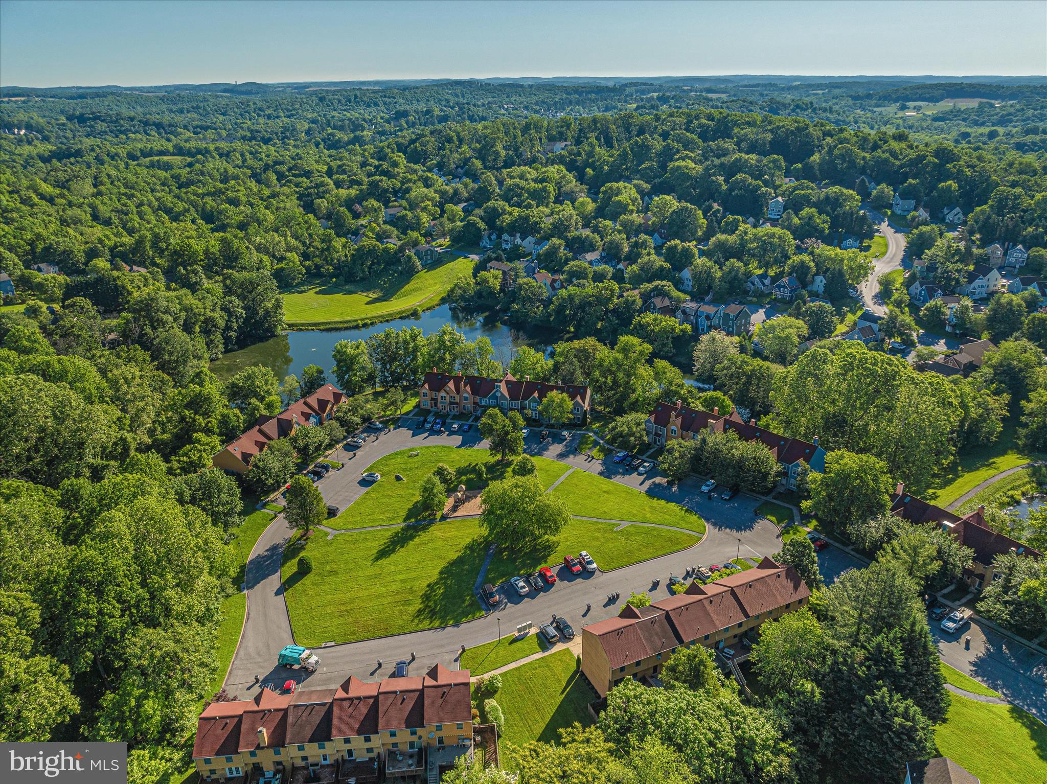 VILLAS LAKE ANITA LOUISE - Residential