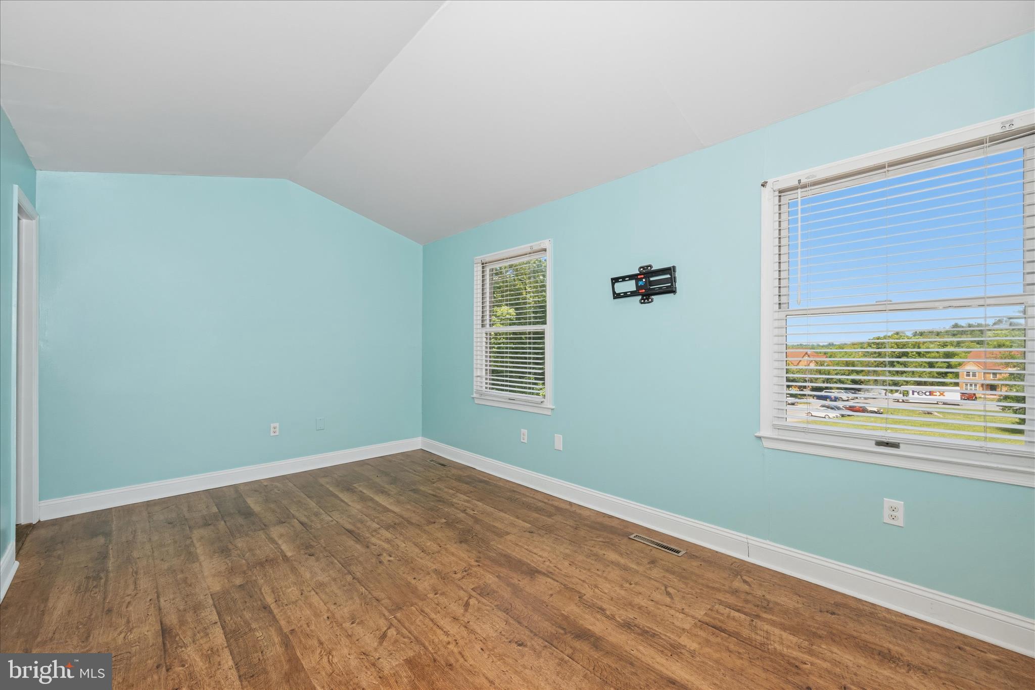 VILLAS LAKE ANITA LOUISE - Residential