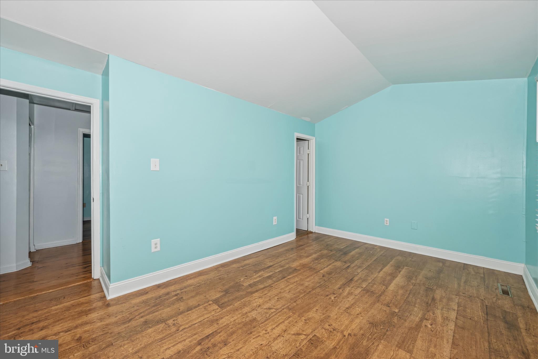 VILLAS LAKE ANITA LOUISE - Residential