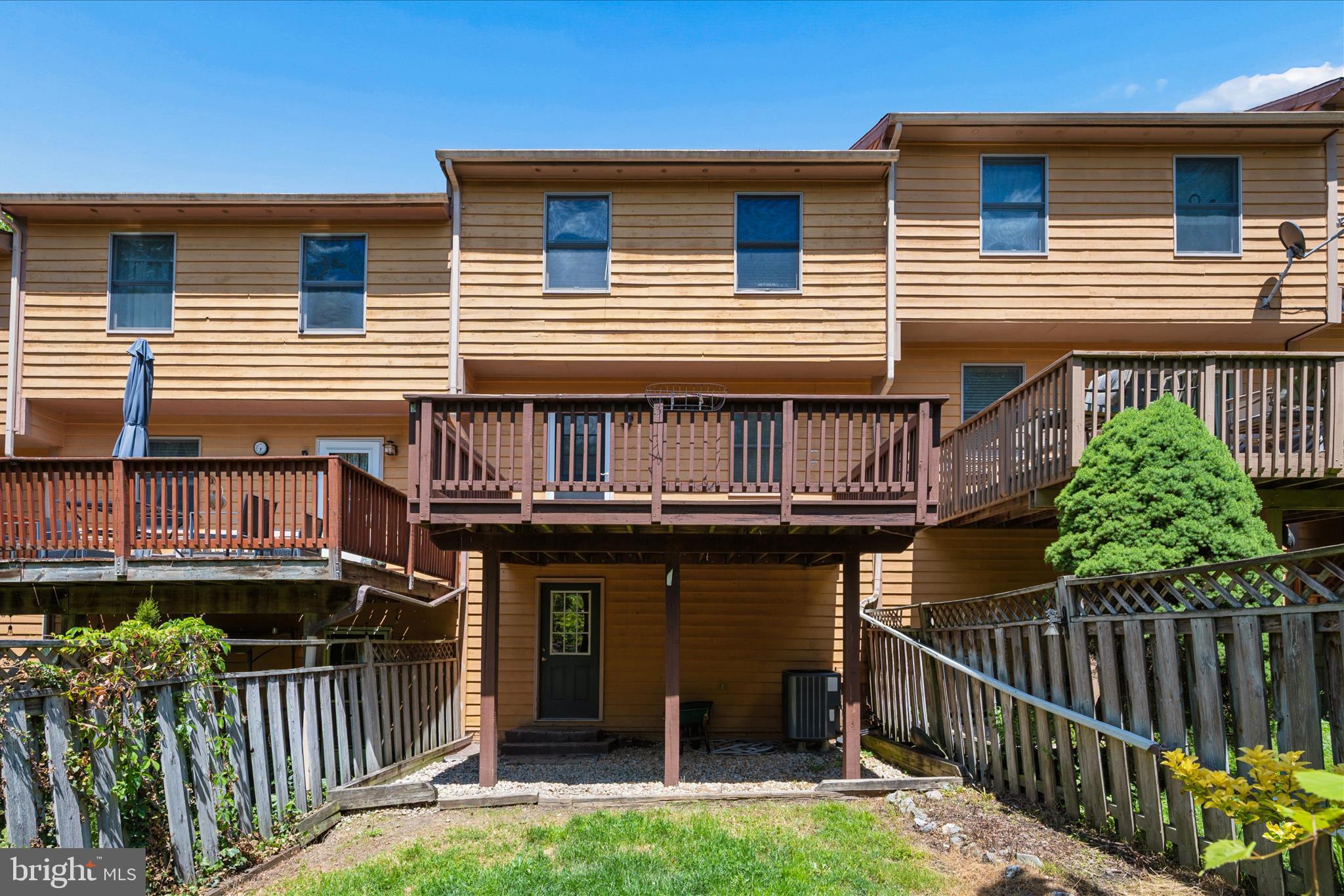 VILLAS LAKE ANITA LOUISE - Residential