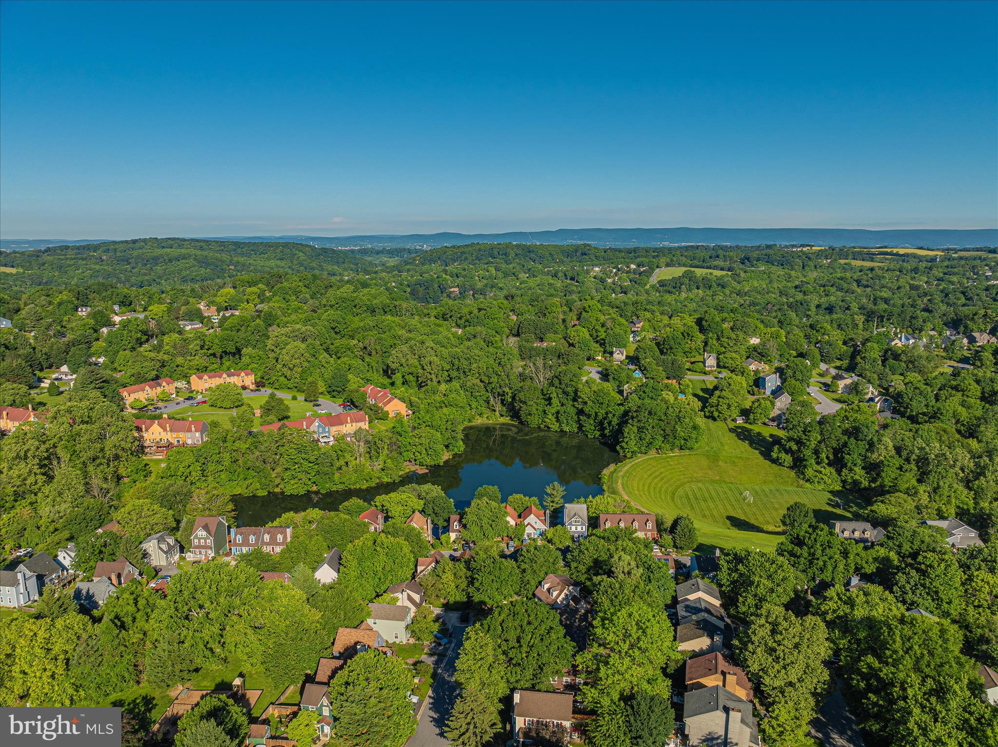 VILLAS LAKE ANITA LOUISE - Residential