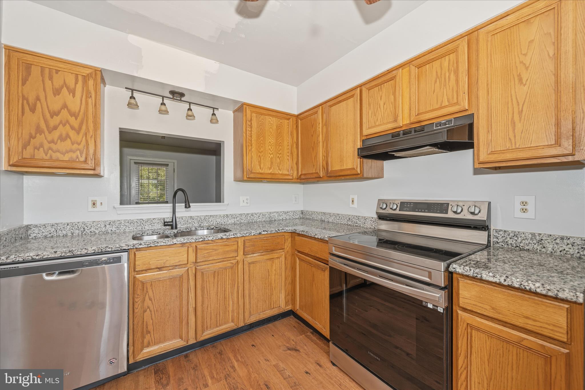 VILLAS LAKE ANITA LOUISE - Residential