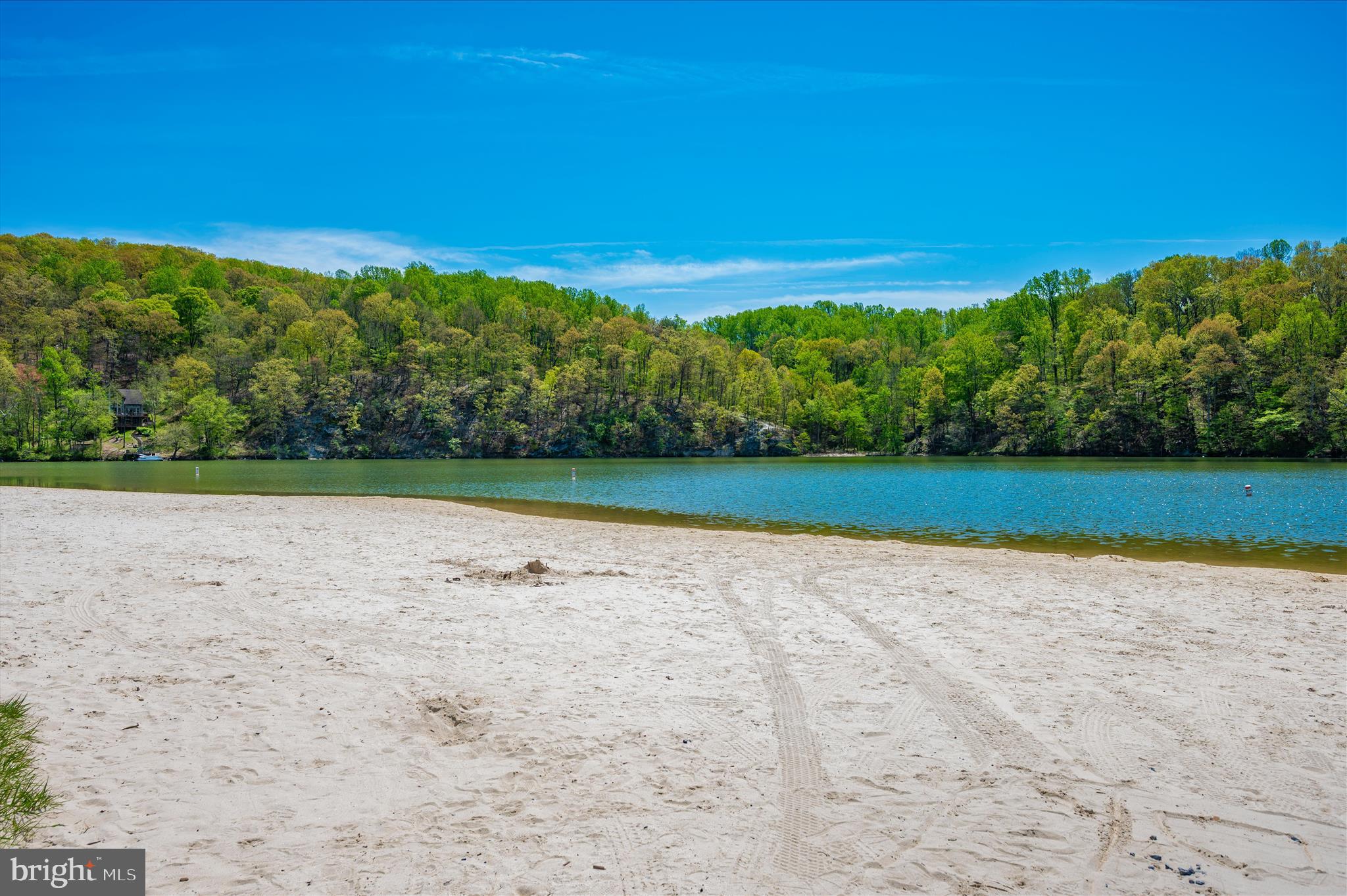 VILLAS LAKE ANITA LOUISE - Residential