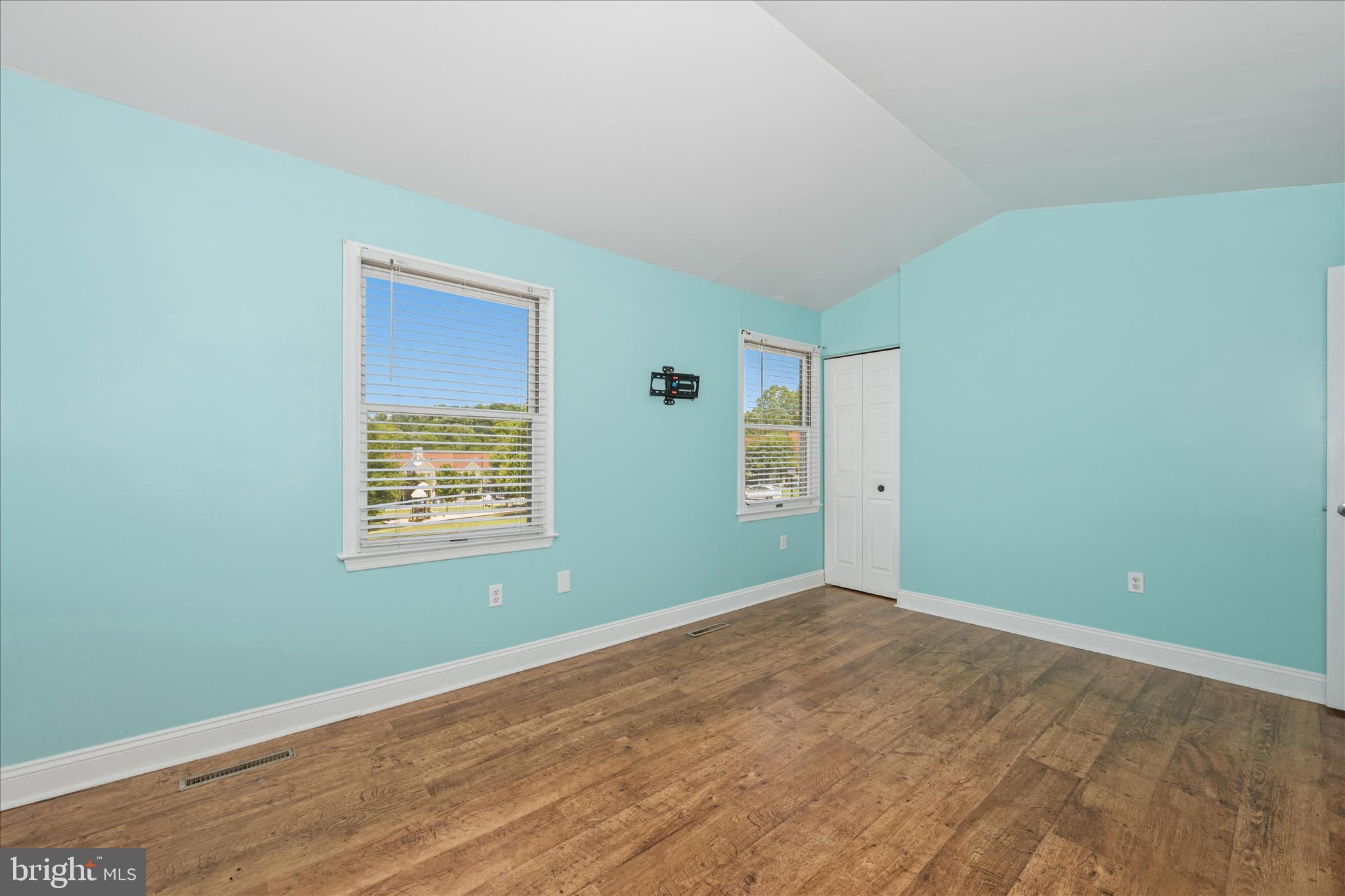 VILLAS LAKE ANITA LOUISE - Residential