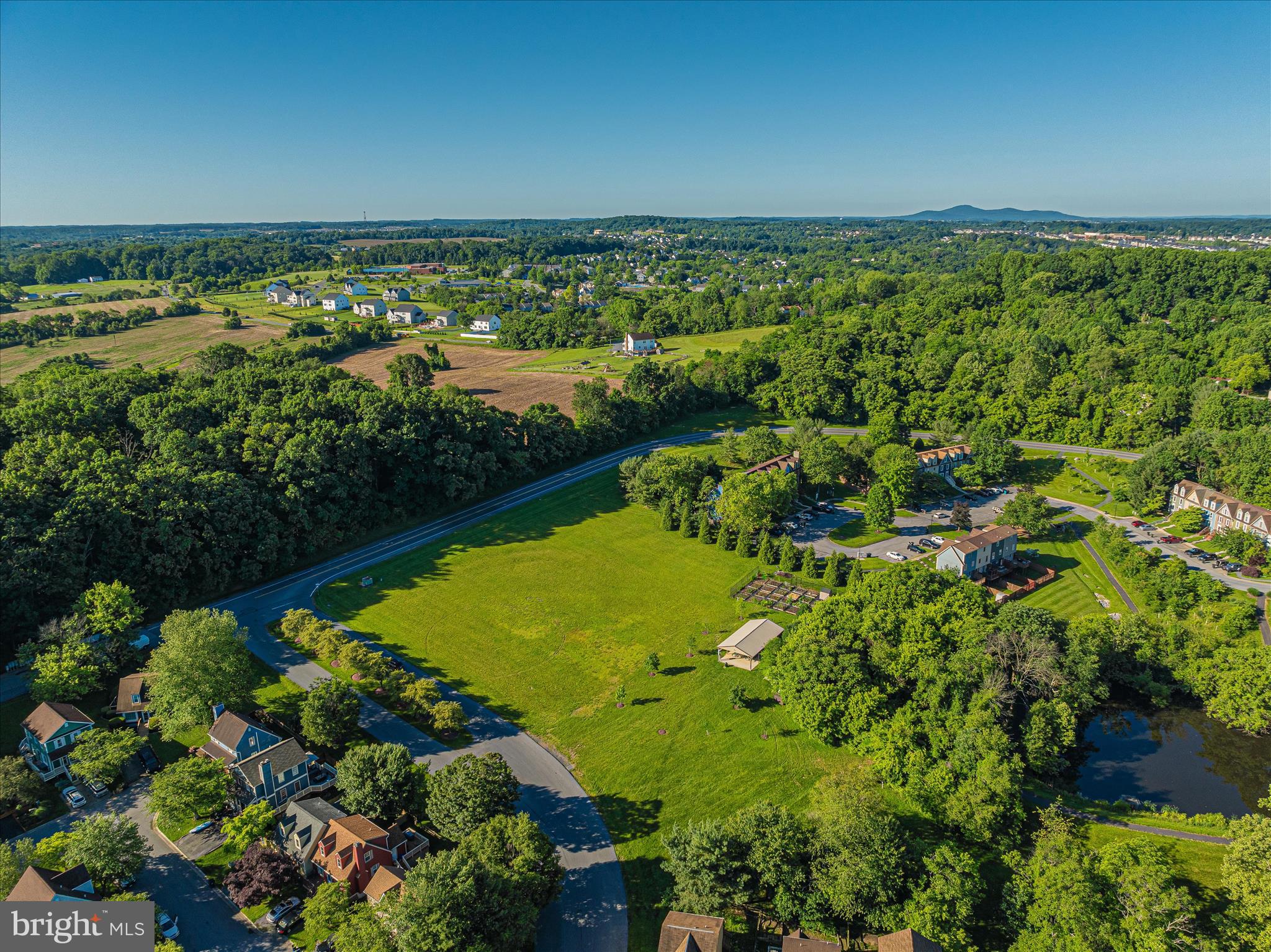 VILLAS LAKE ANITA LOUISE - Residential