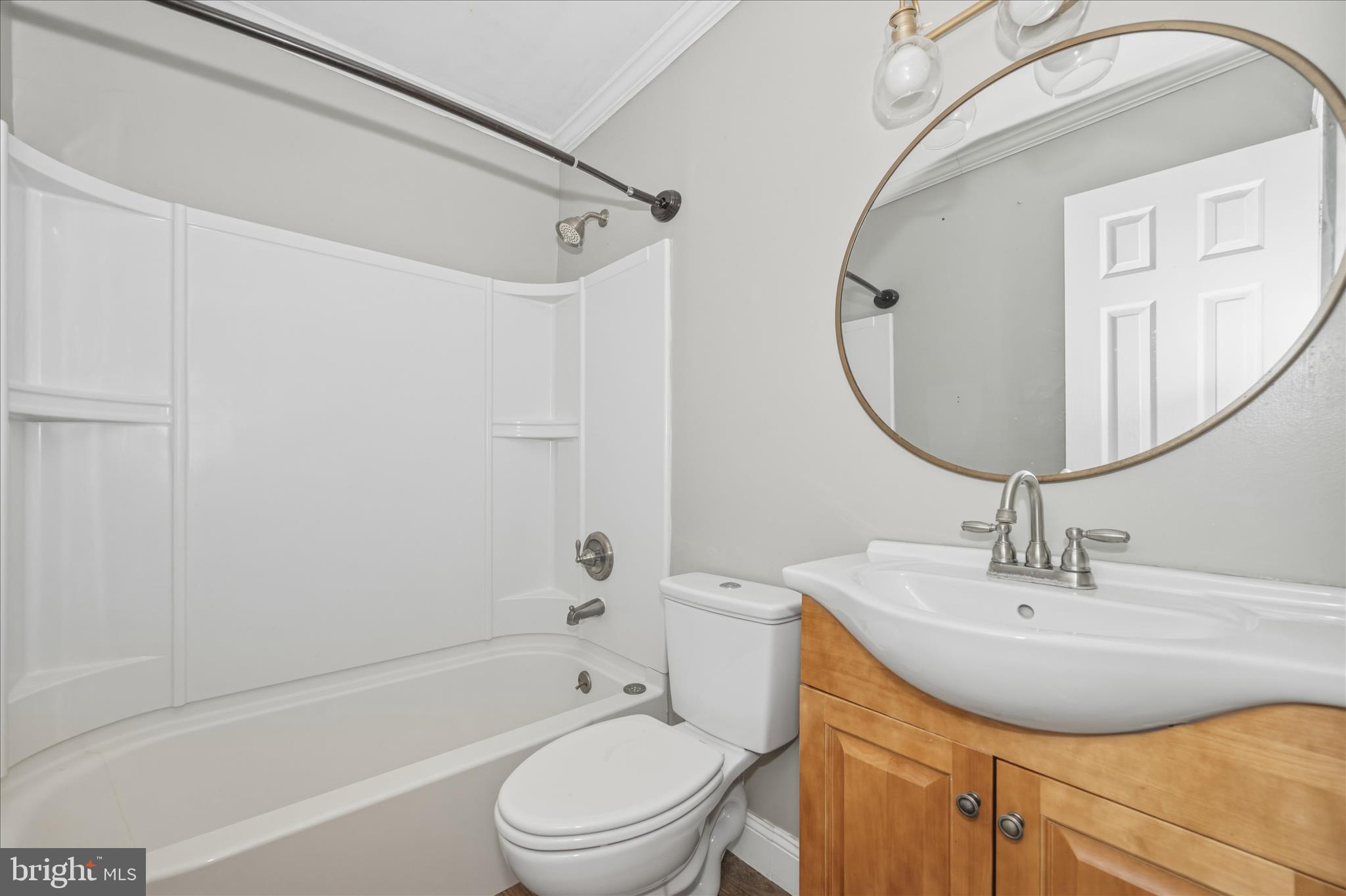 VILLAS LAKE ANITA LOUISE - Residential