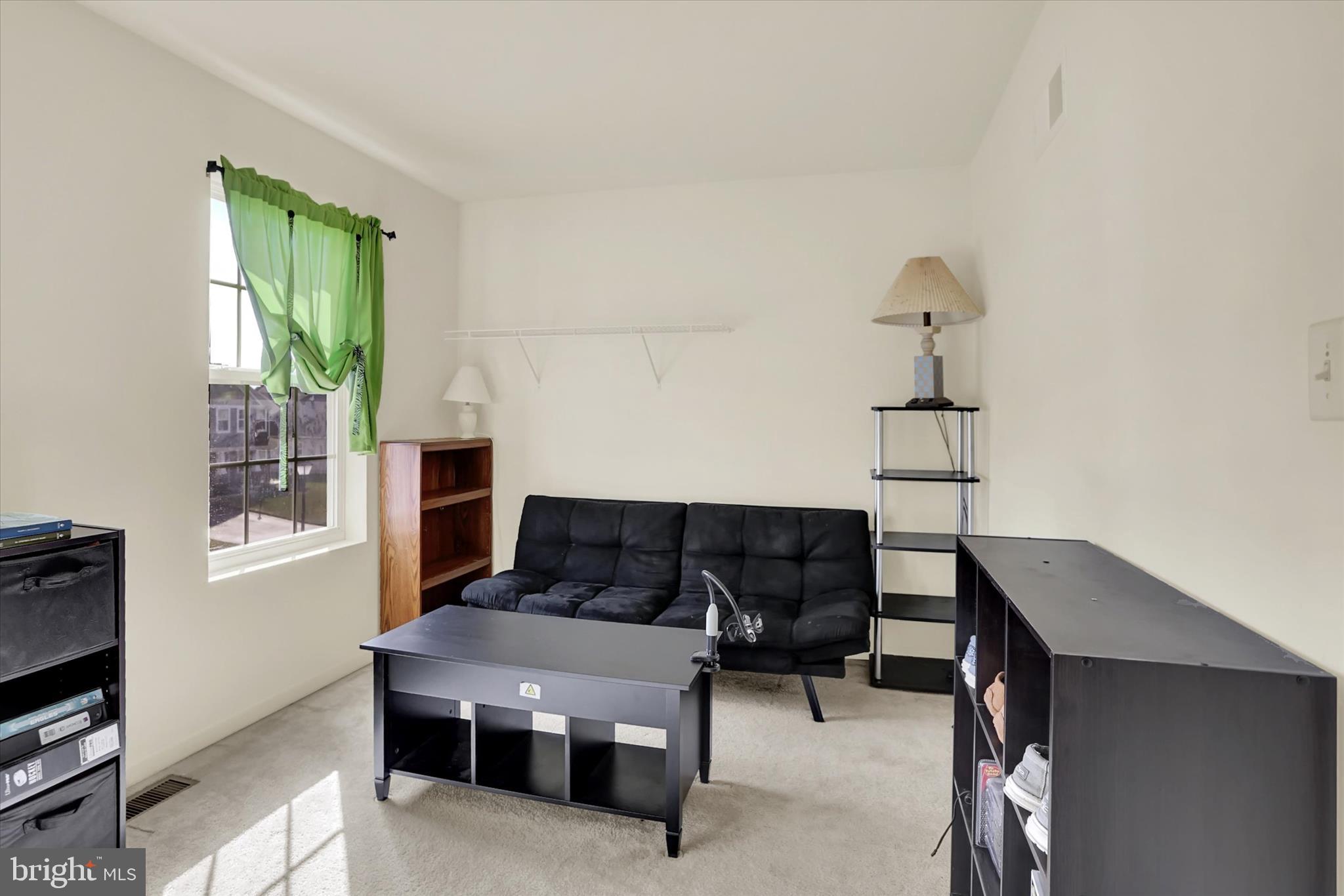 LONDON CROFT - Residential