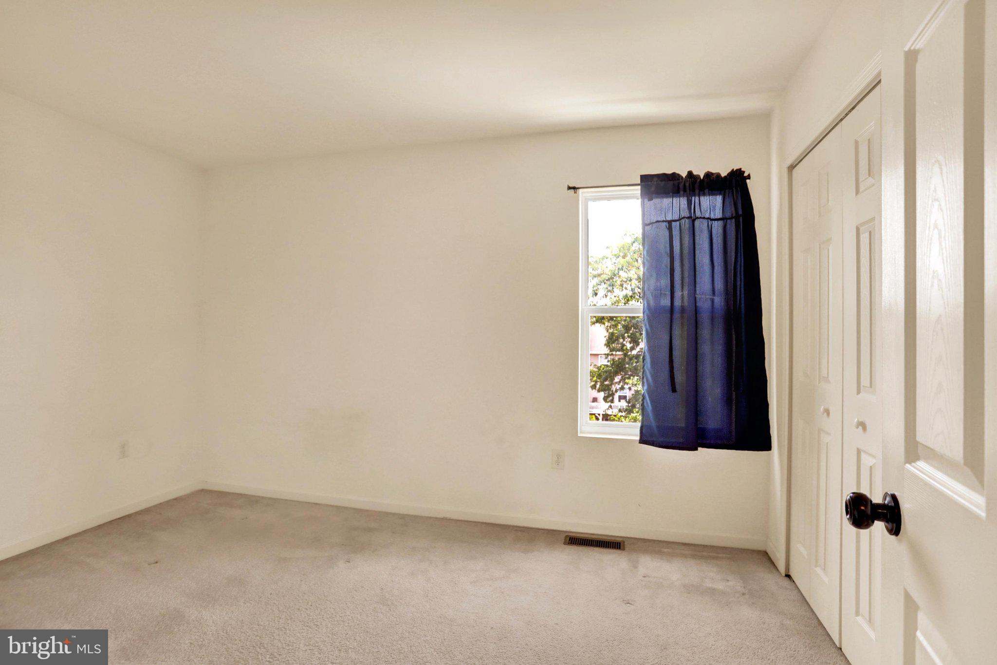 LONDON CROFT - Residential