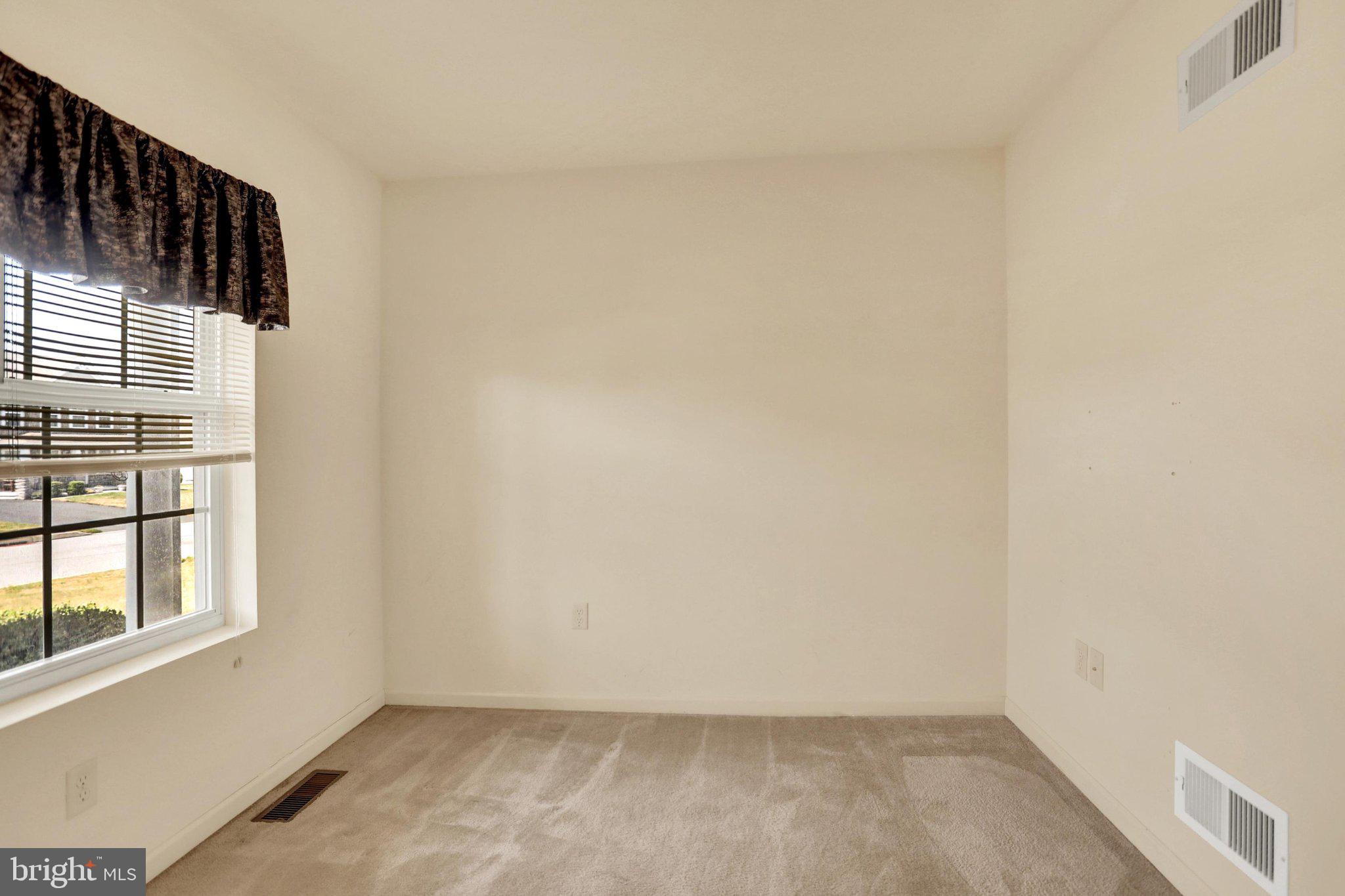 LONDON CROFT - Residential